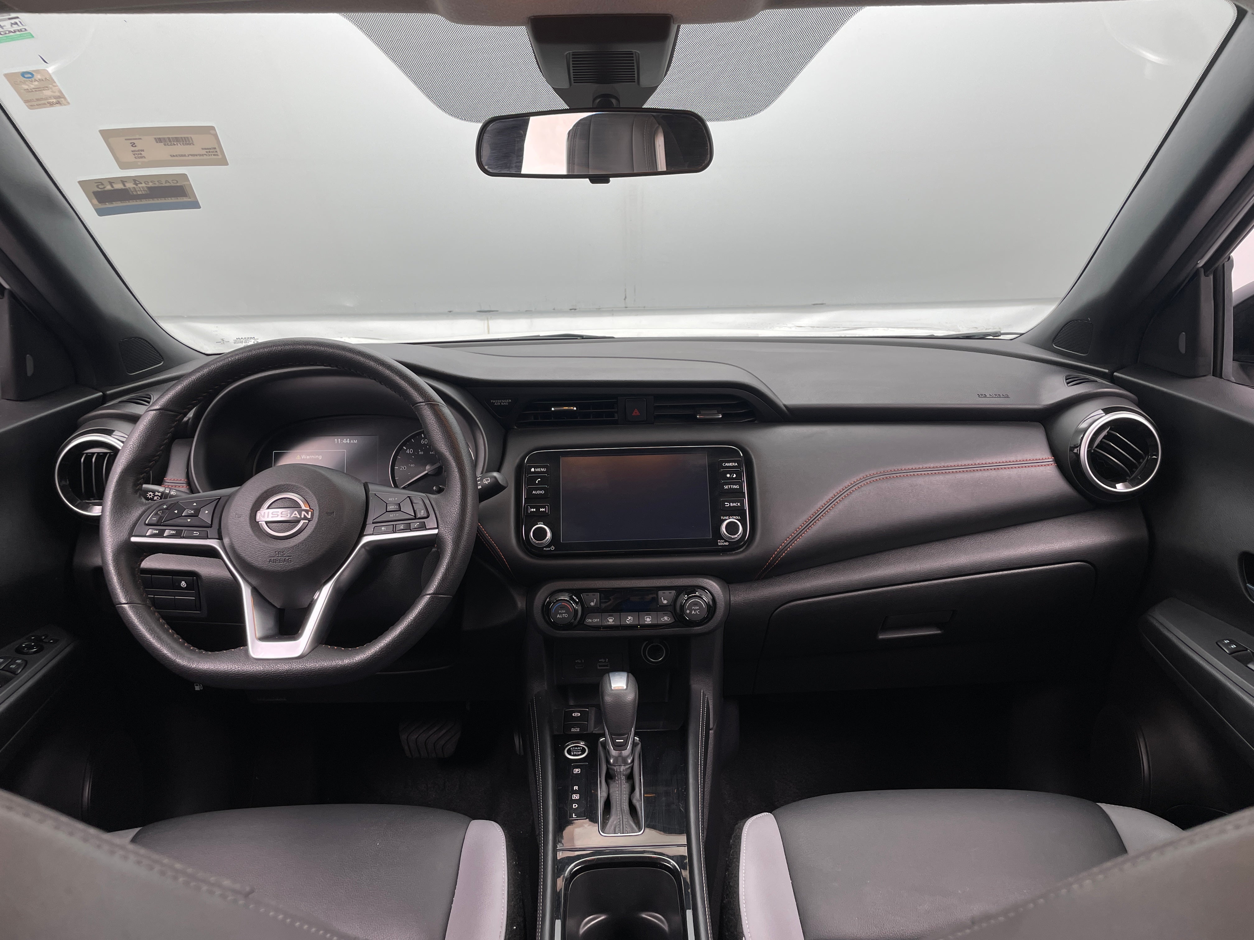 2023 Nissan Kicks SR 2