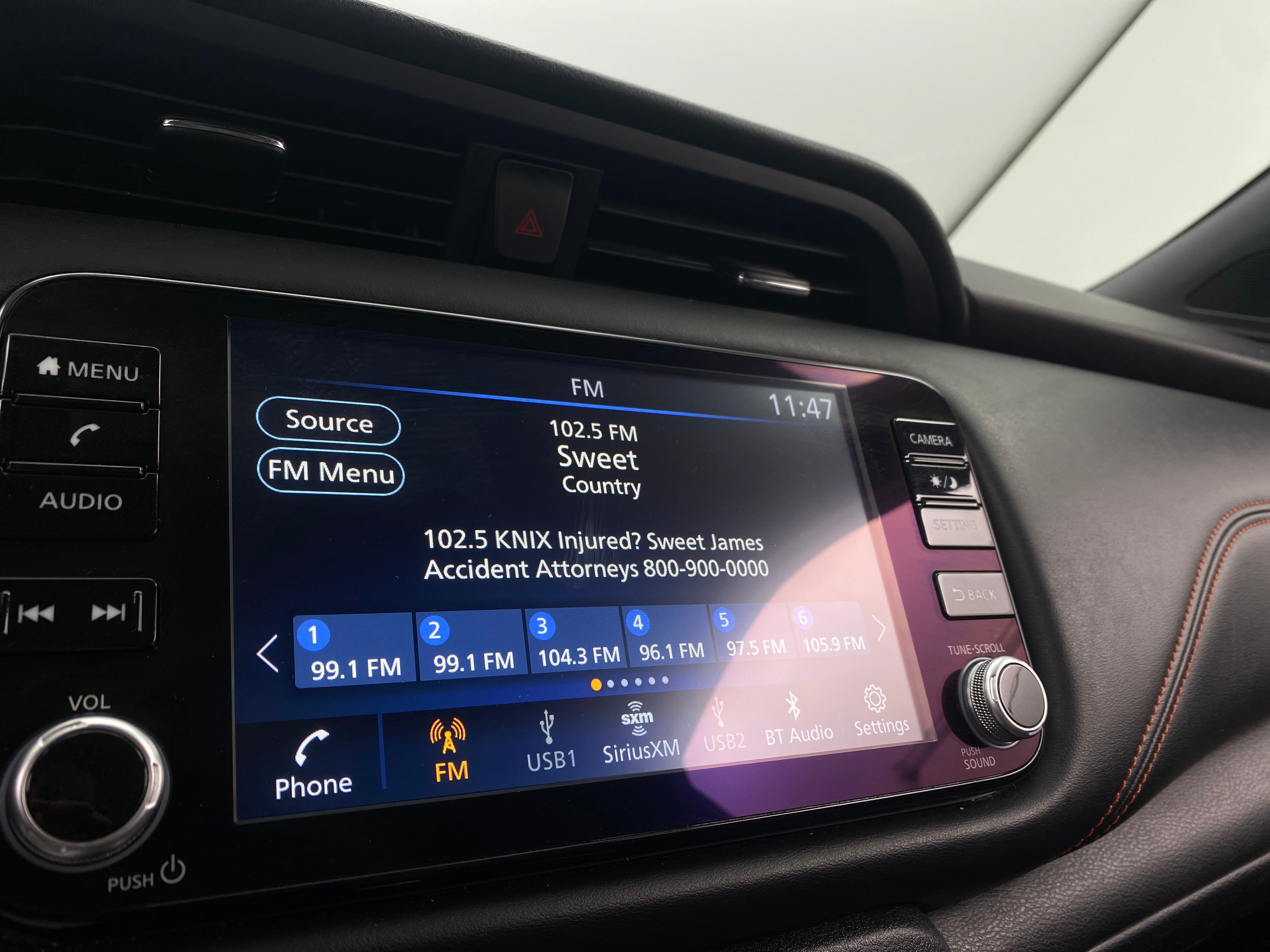 2023 Nissan Kicks SR 3