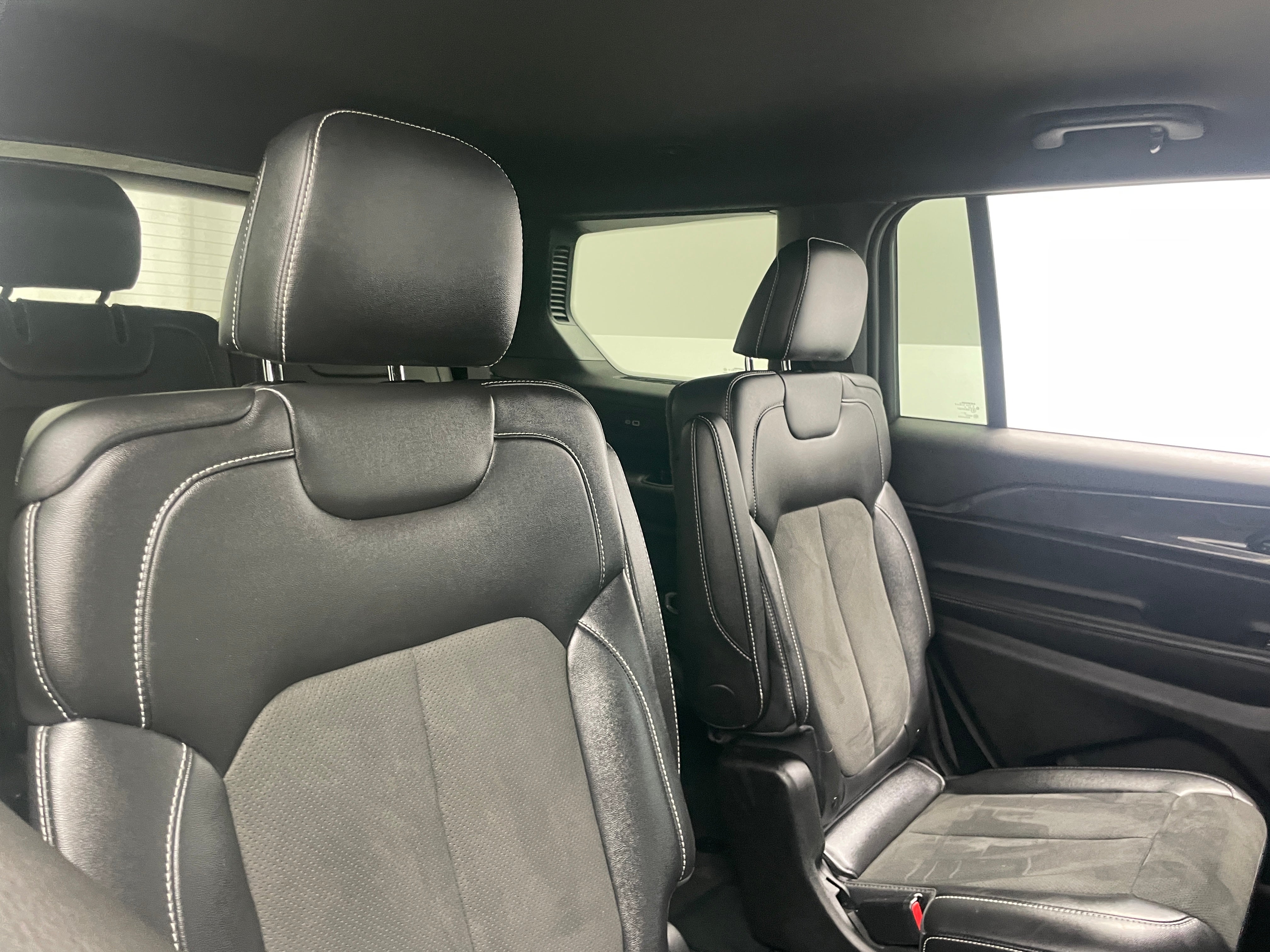 2022 Jeep Grand Cherokee L Altitude 5
