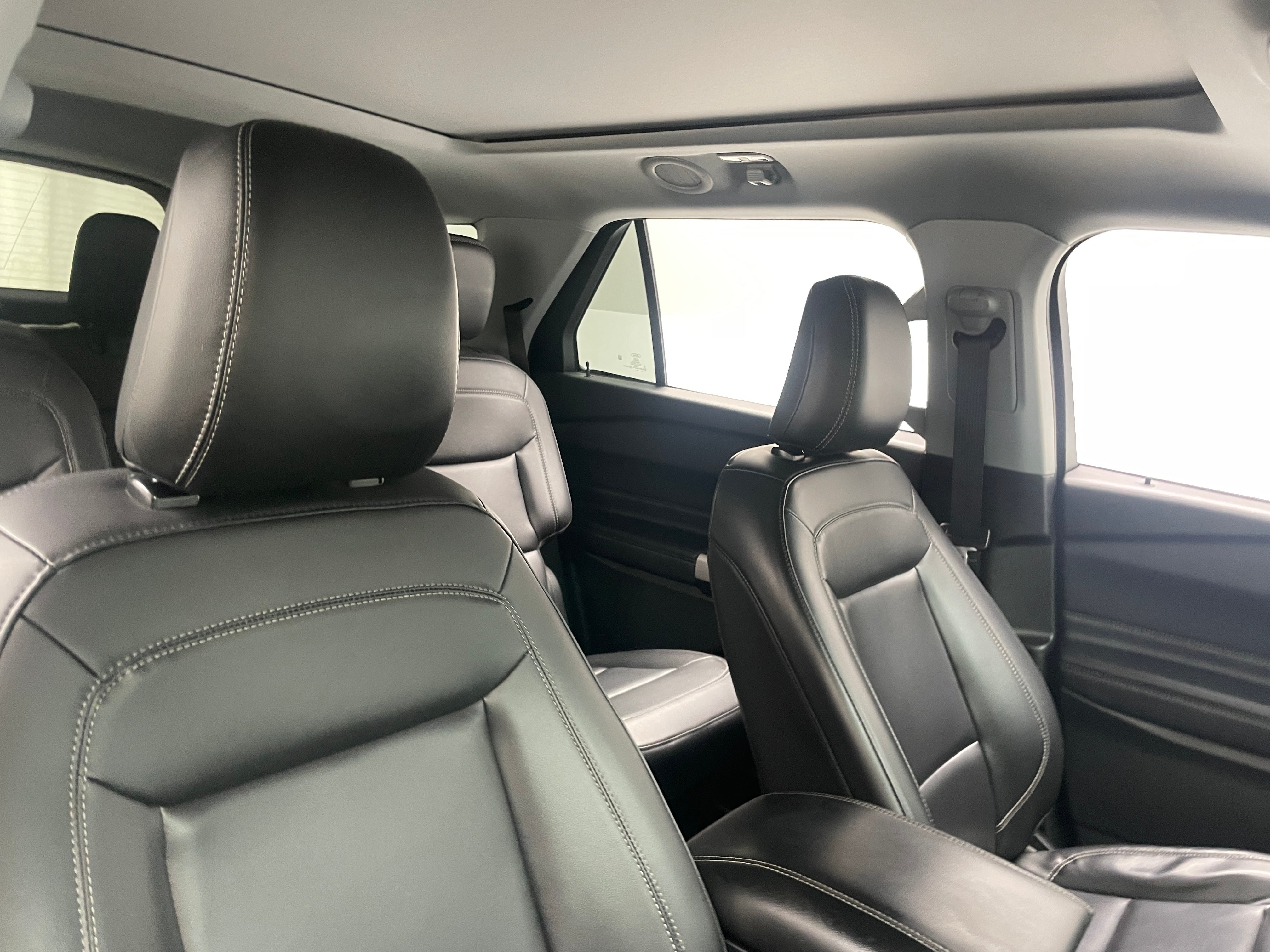 2021 Ford Explorer XLT 2