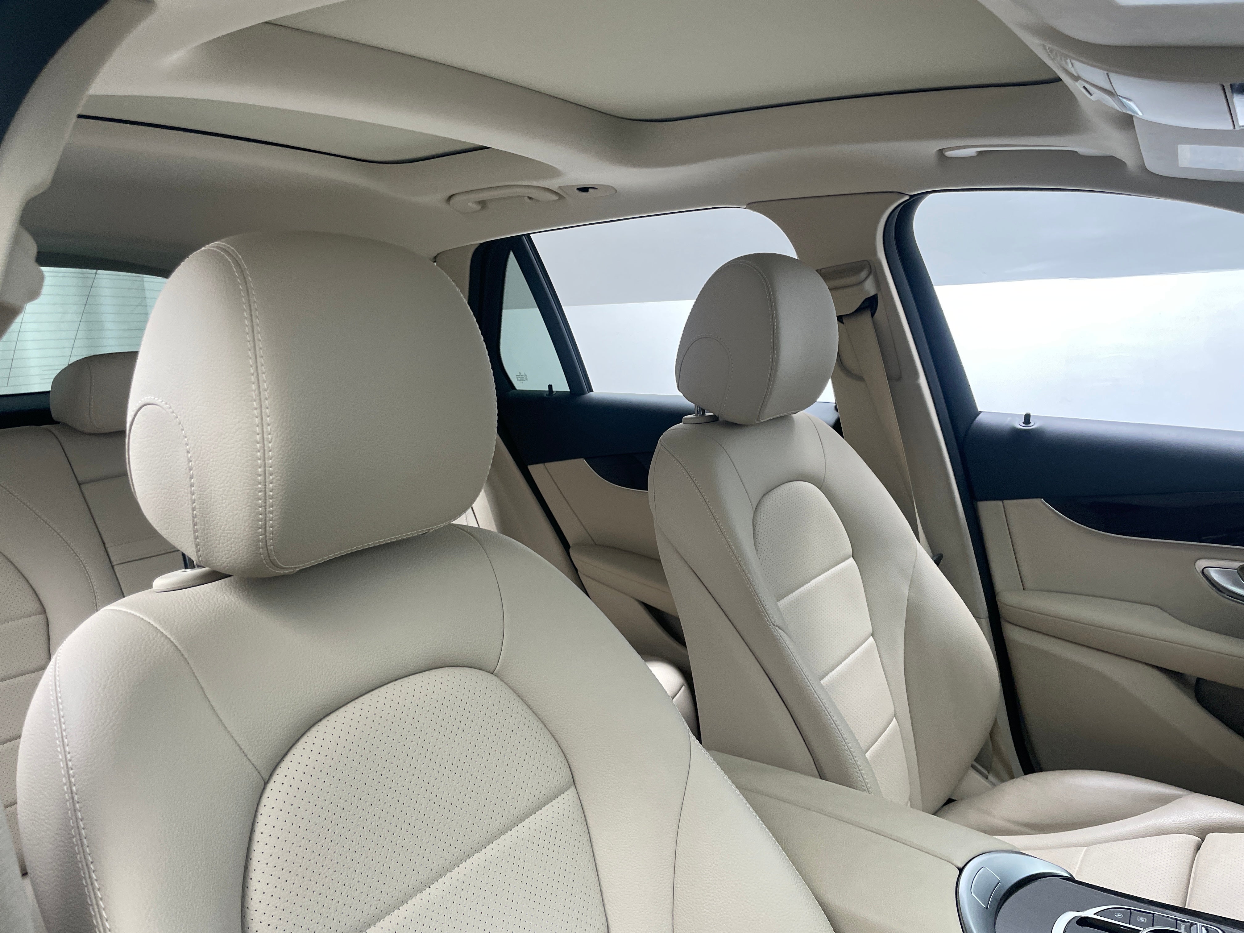 2019 Mercedes-Benz GLC 300 2