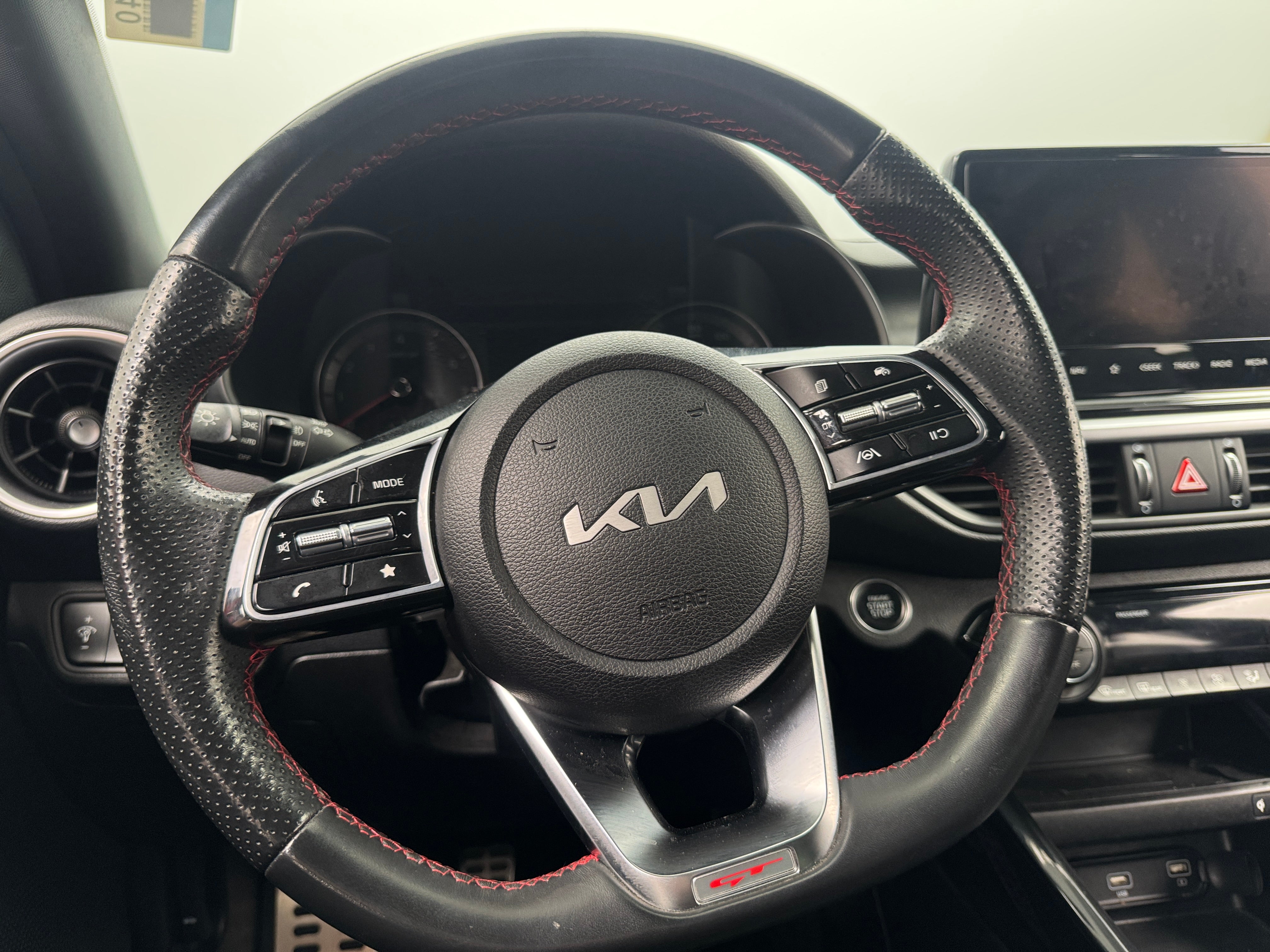 2023 Kia Forte GT 4