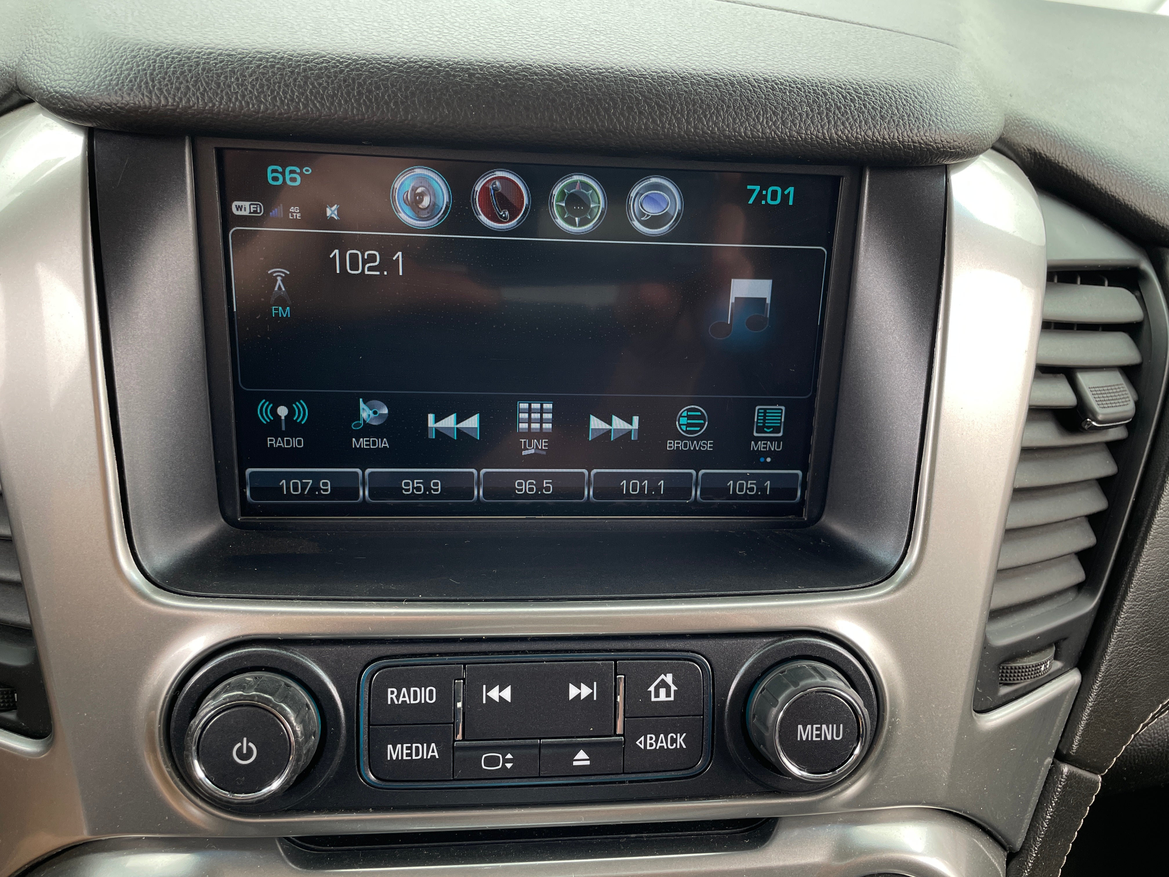 2019 Chevrolet Tahoe LS 4