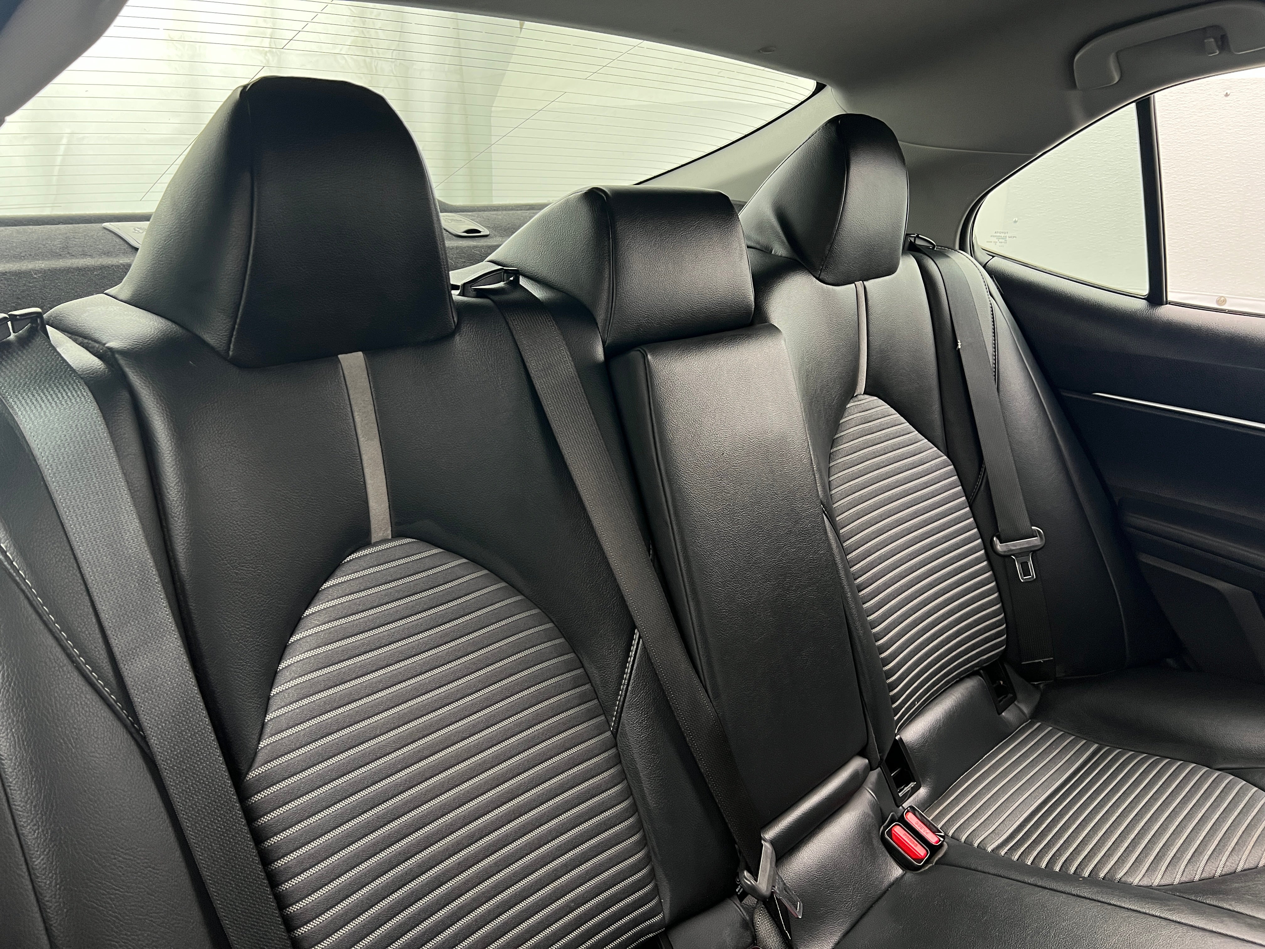 2019 Toyota Camry SE 6