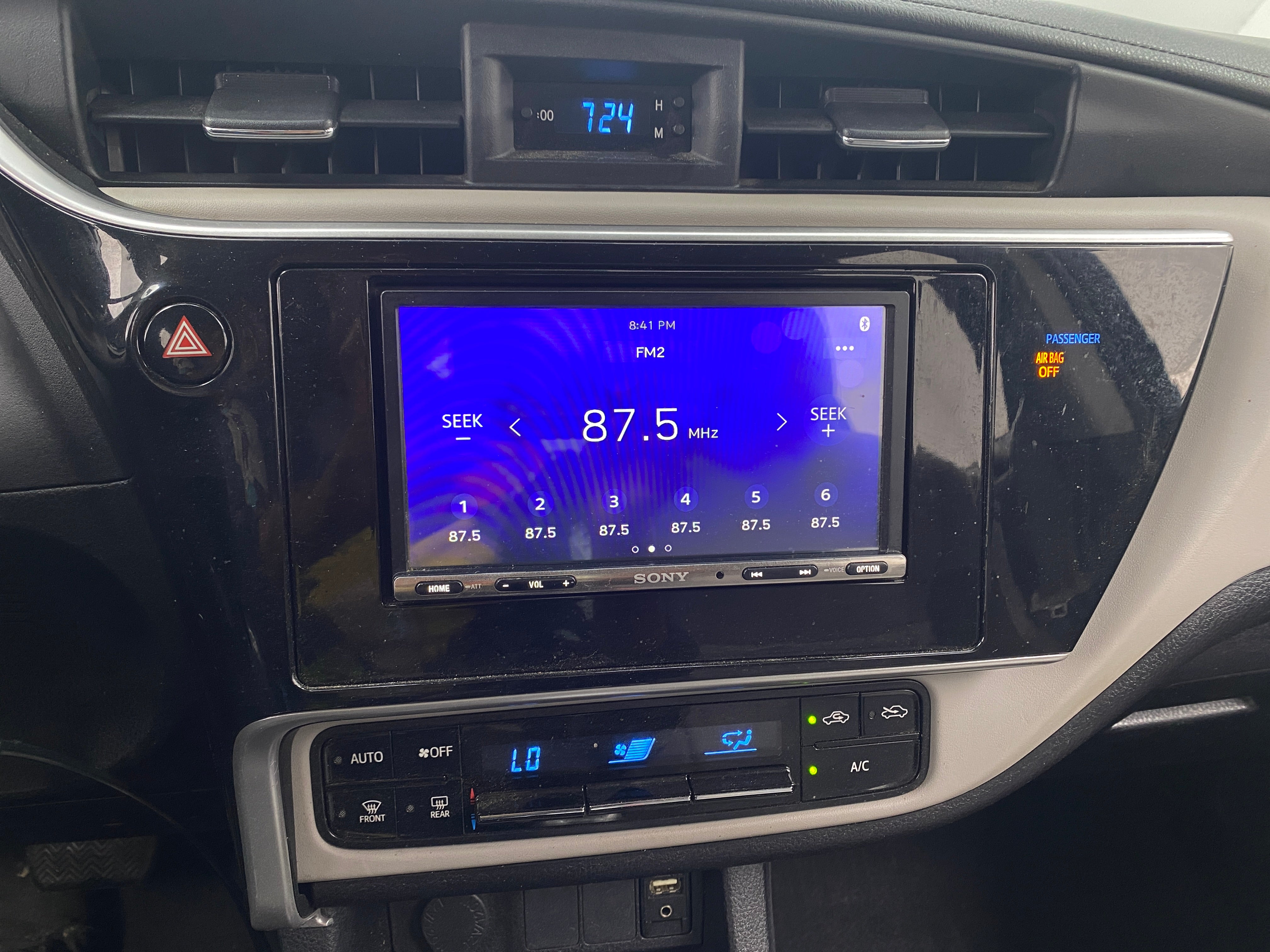 2019 Toyota Corolla LE 4