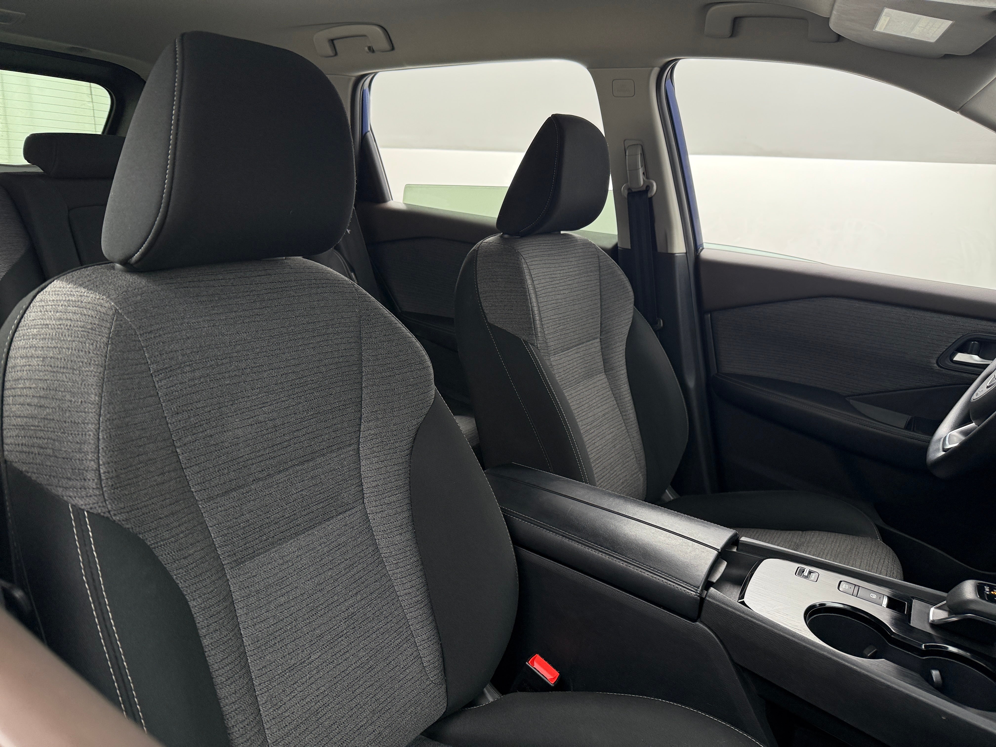 2023 Nissan Rogue SV 2