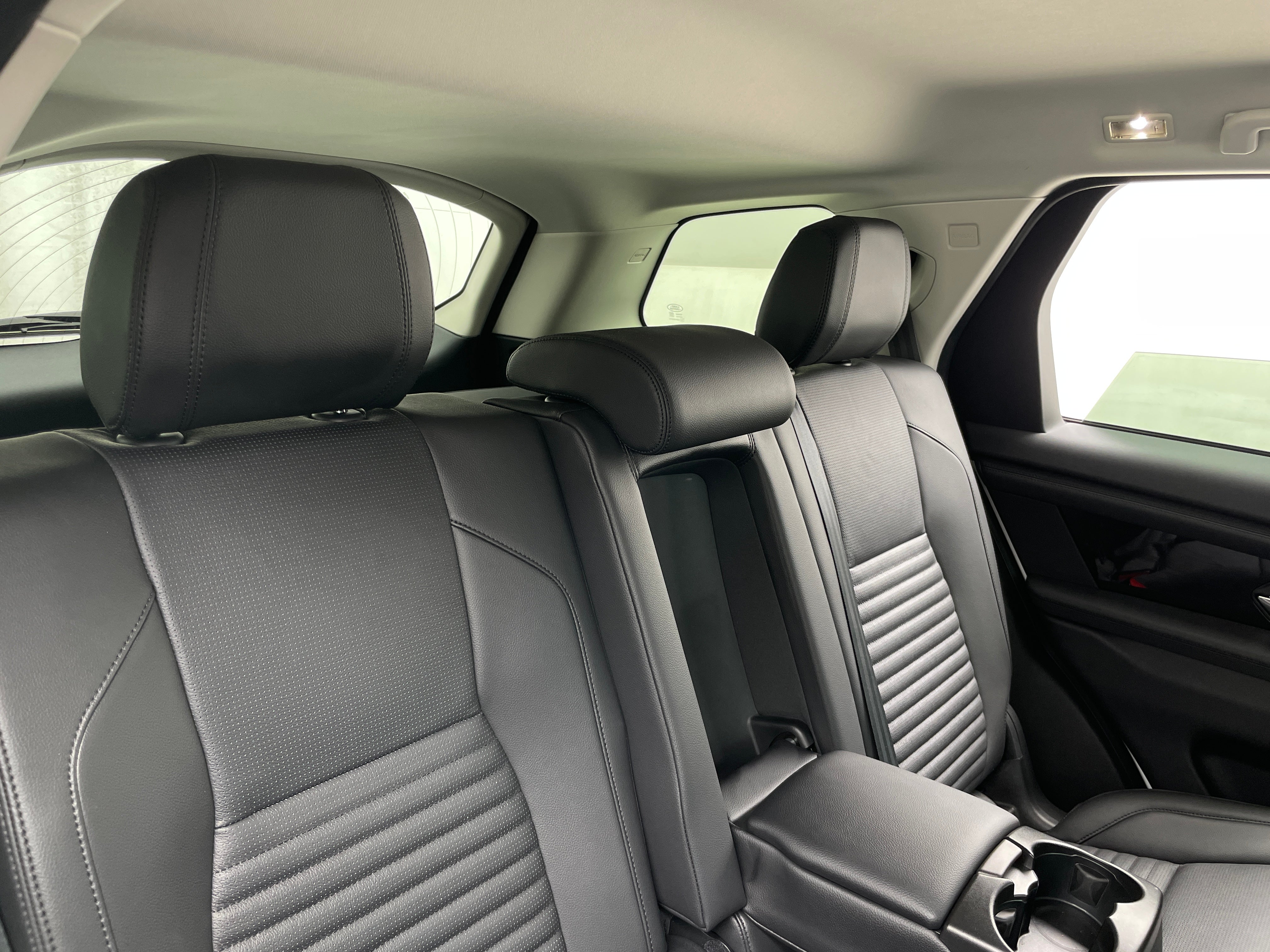 2023 Land Rover Discovery Sport S 5