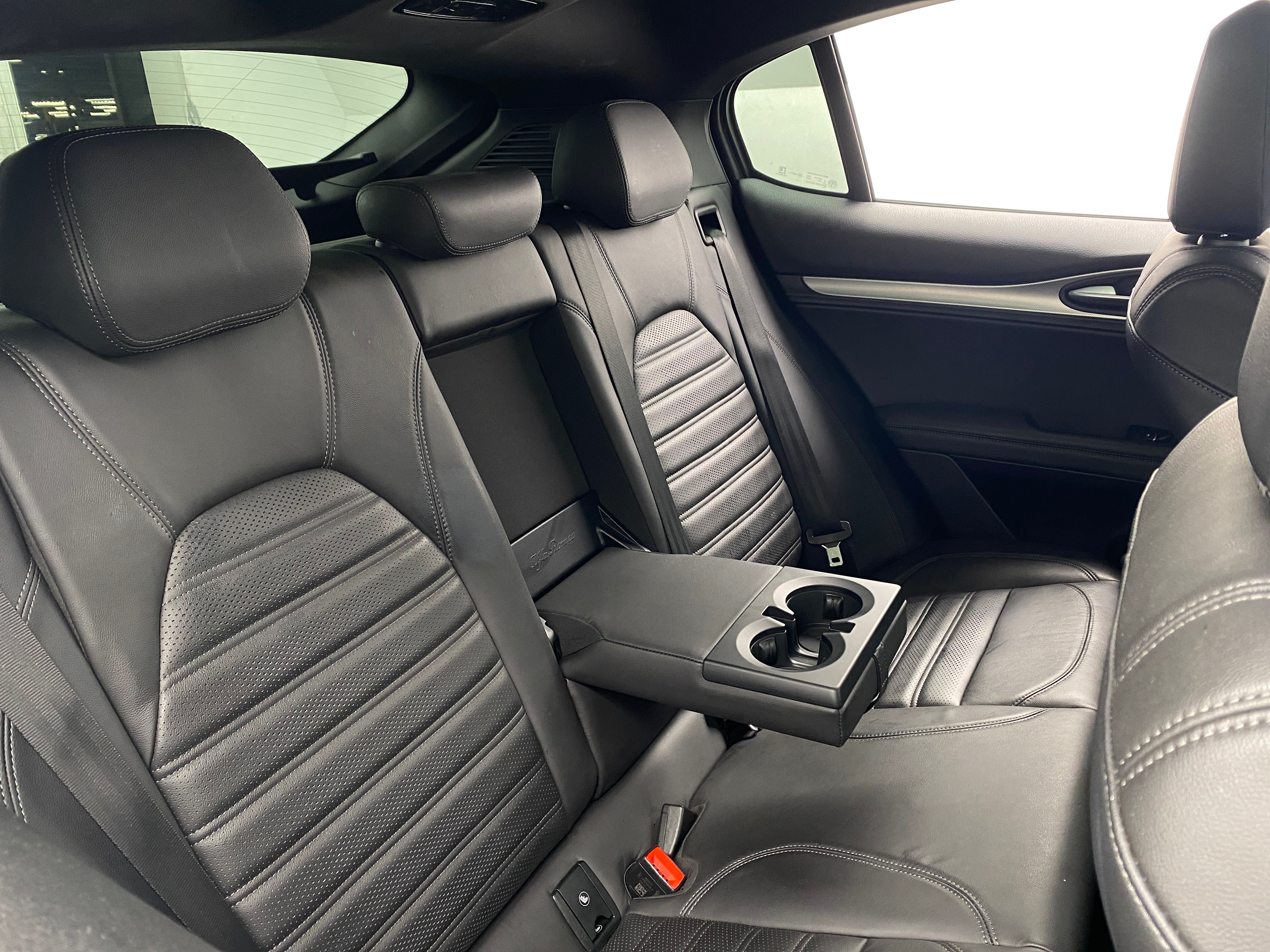 2018 Alfa Romeo Stelvio Ti Sport 5