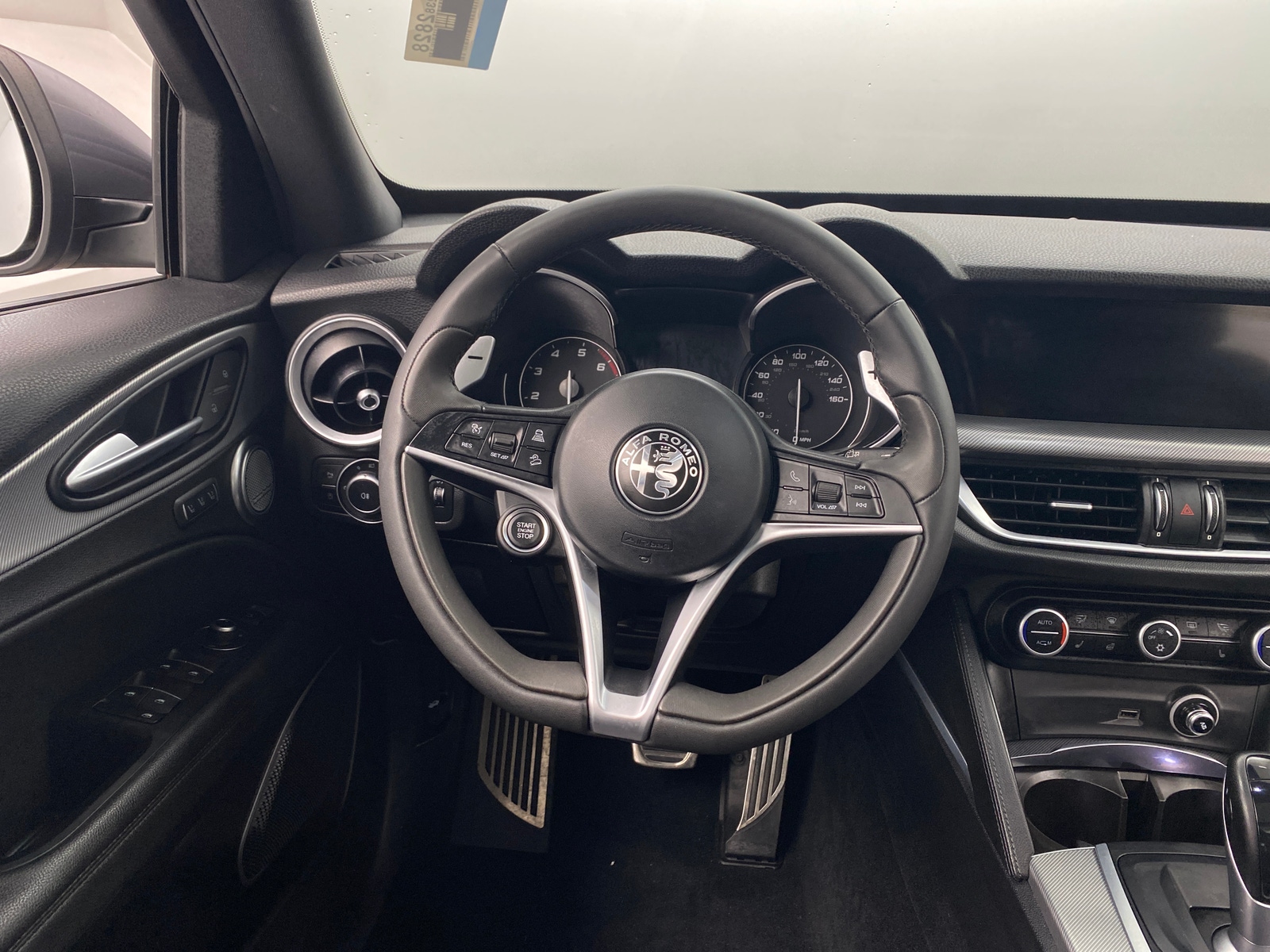 Thumbnail: 2018 Alfa Romeo Stelvio - 4