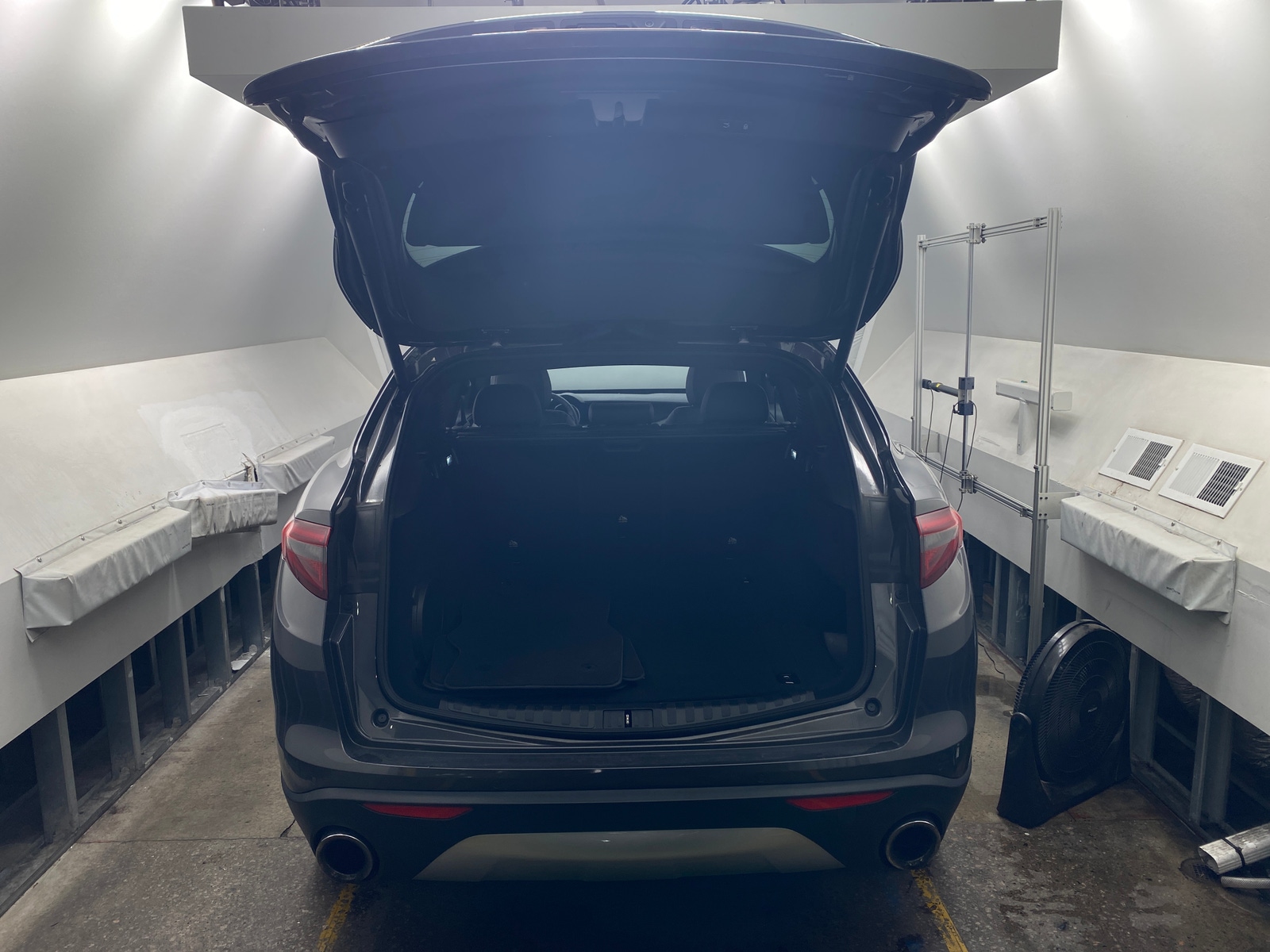 Thumbnail: 2018 Alfa Romeo Stelvio - 6
