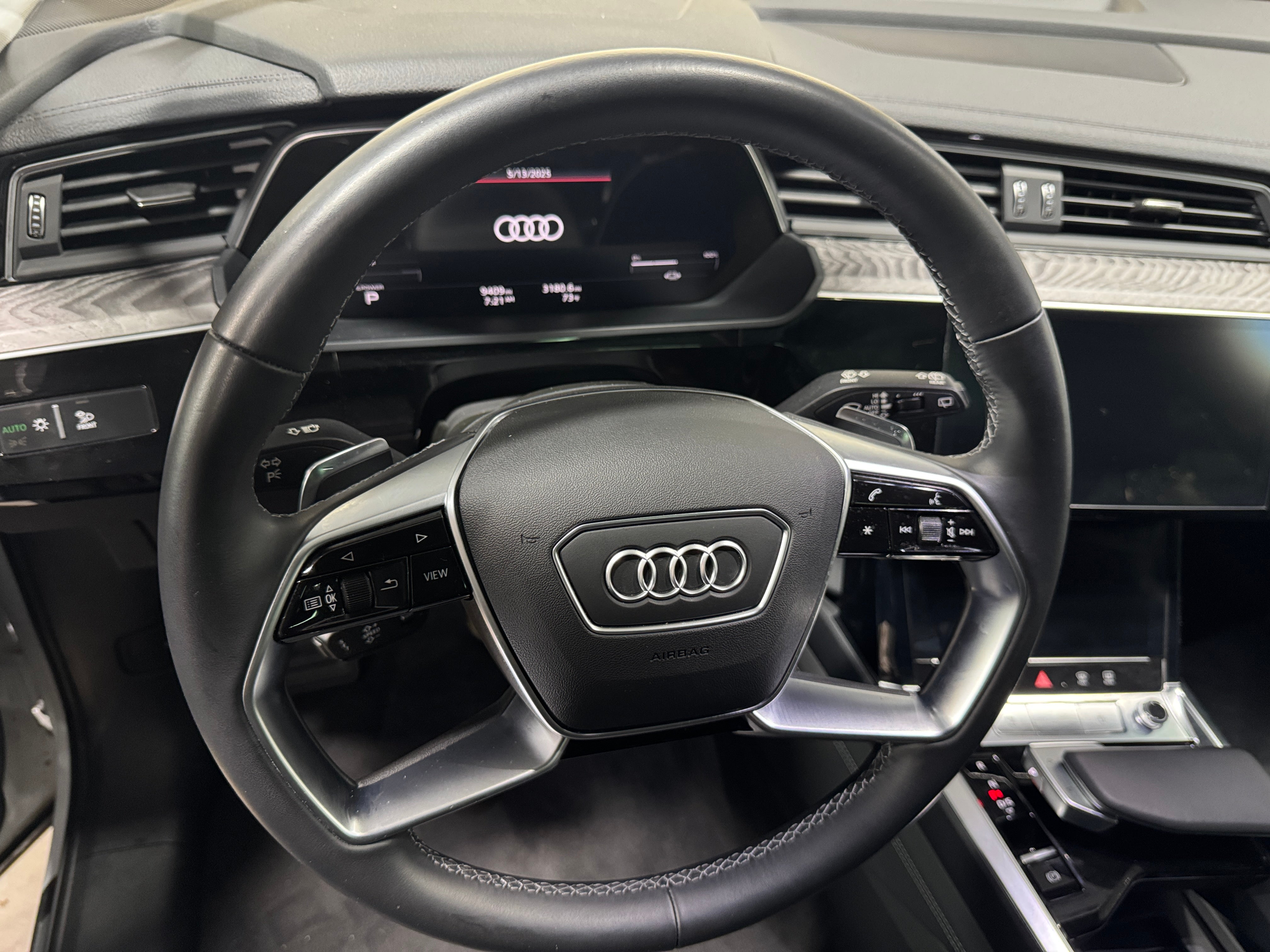 2022 Audi e-tron Premium Plus 4