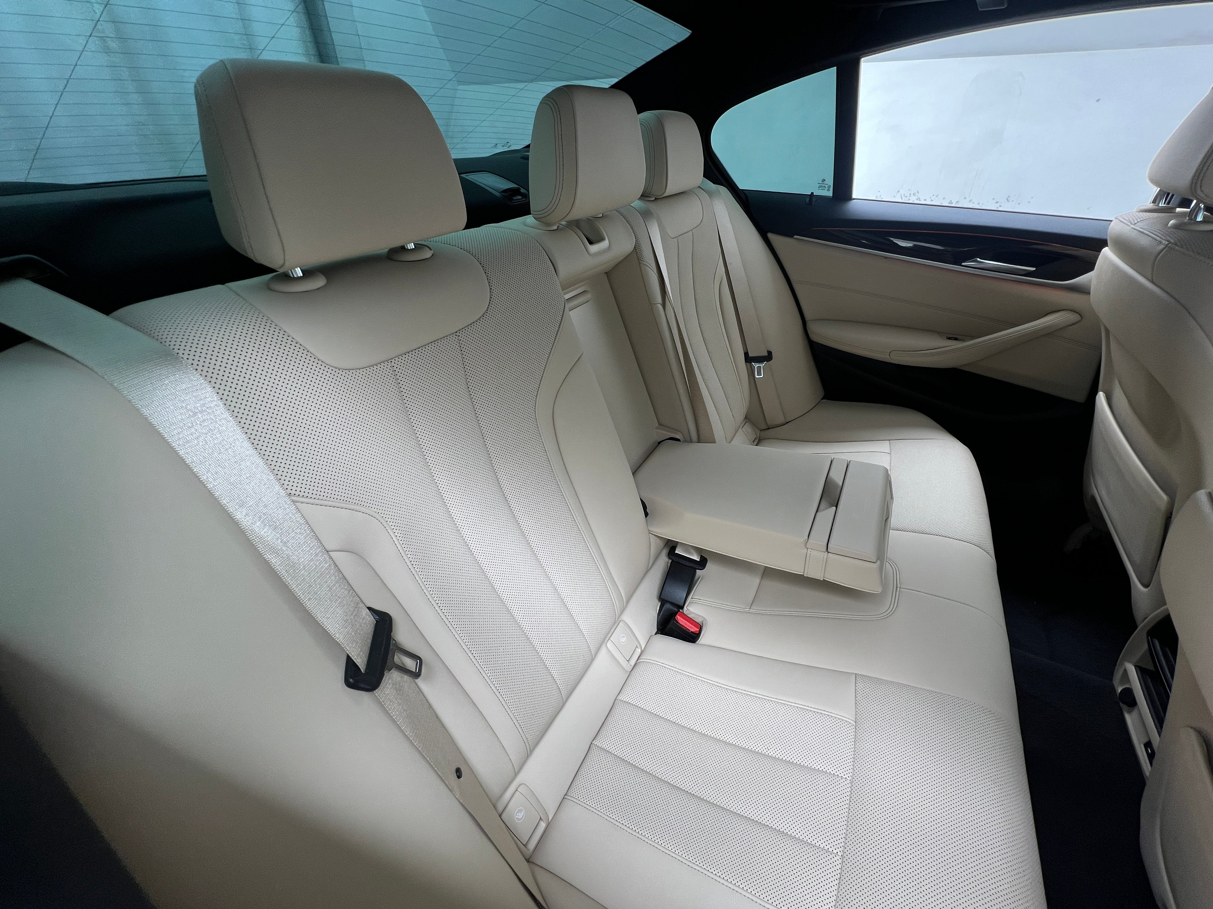 2021 BMW 5 Series 530i 5