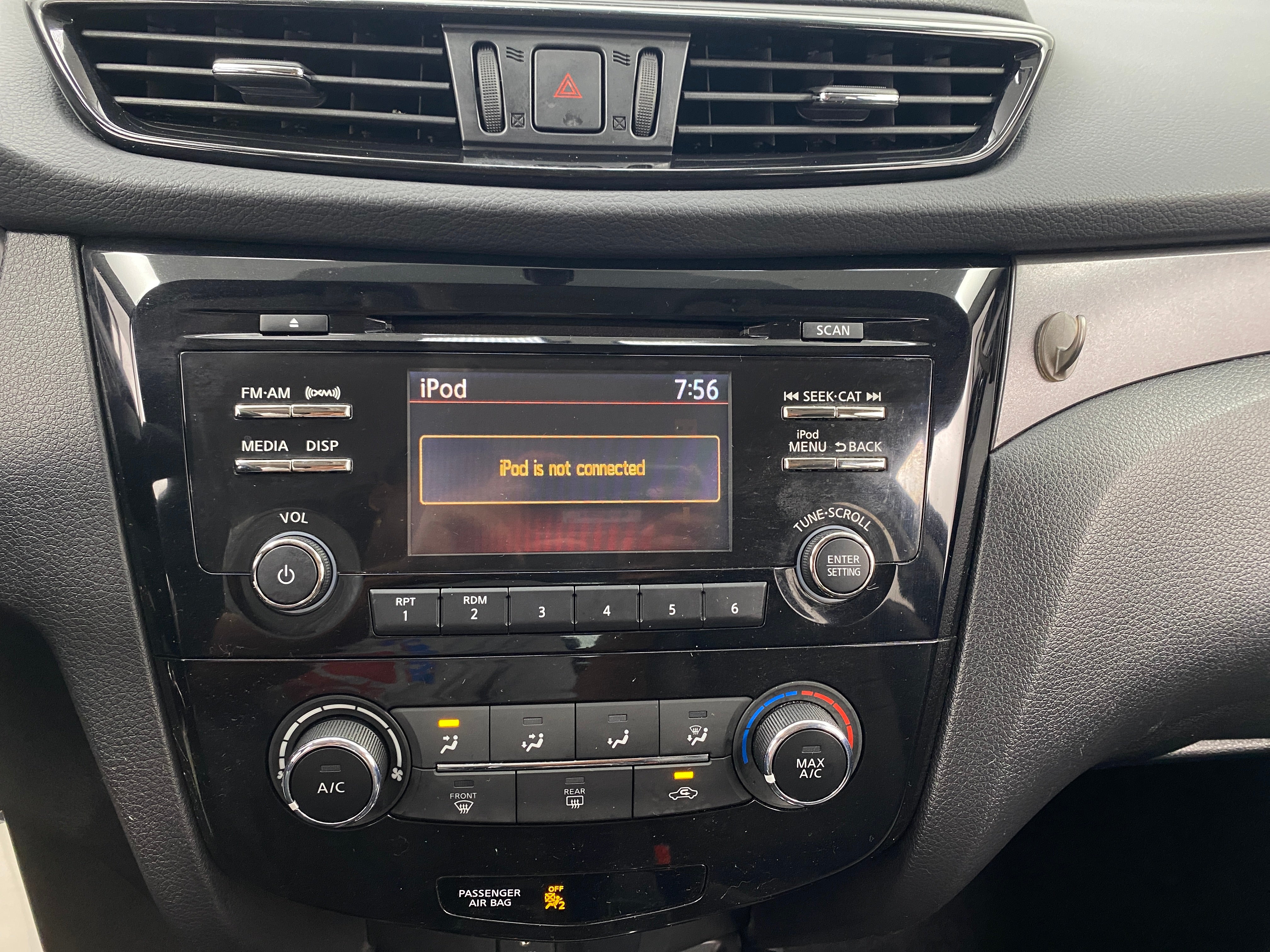 2018 Nissan Rogue Sport S 4