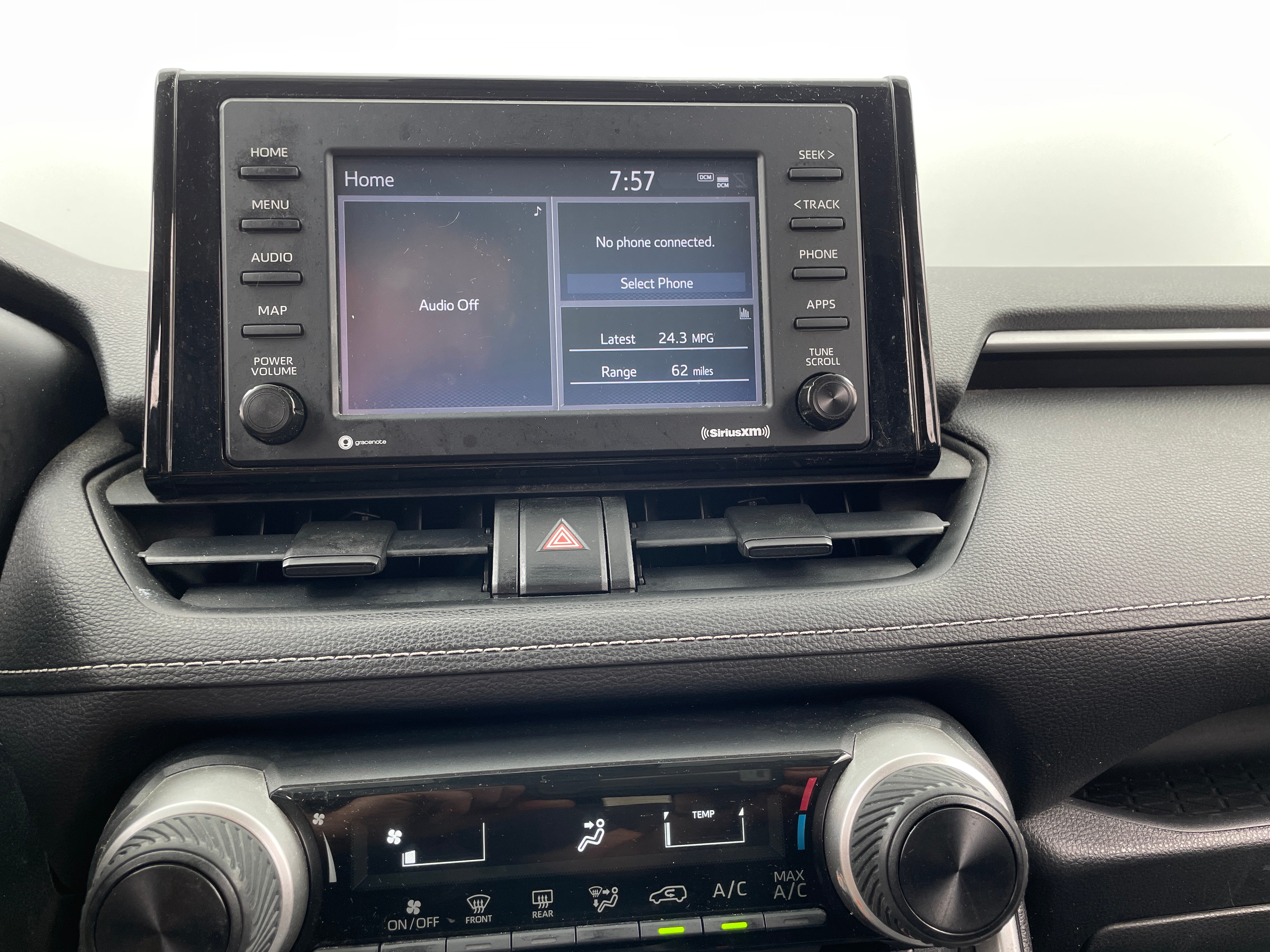 2020 Toyota RAV4 LE 4