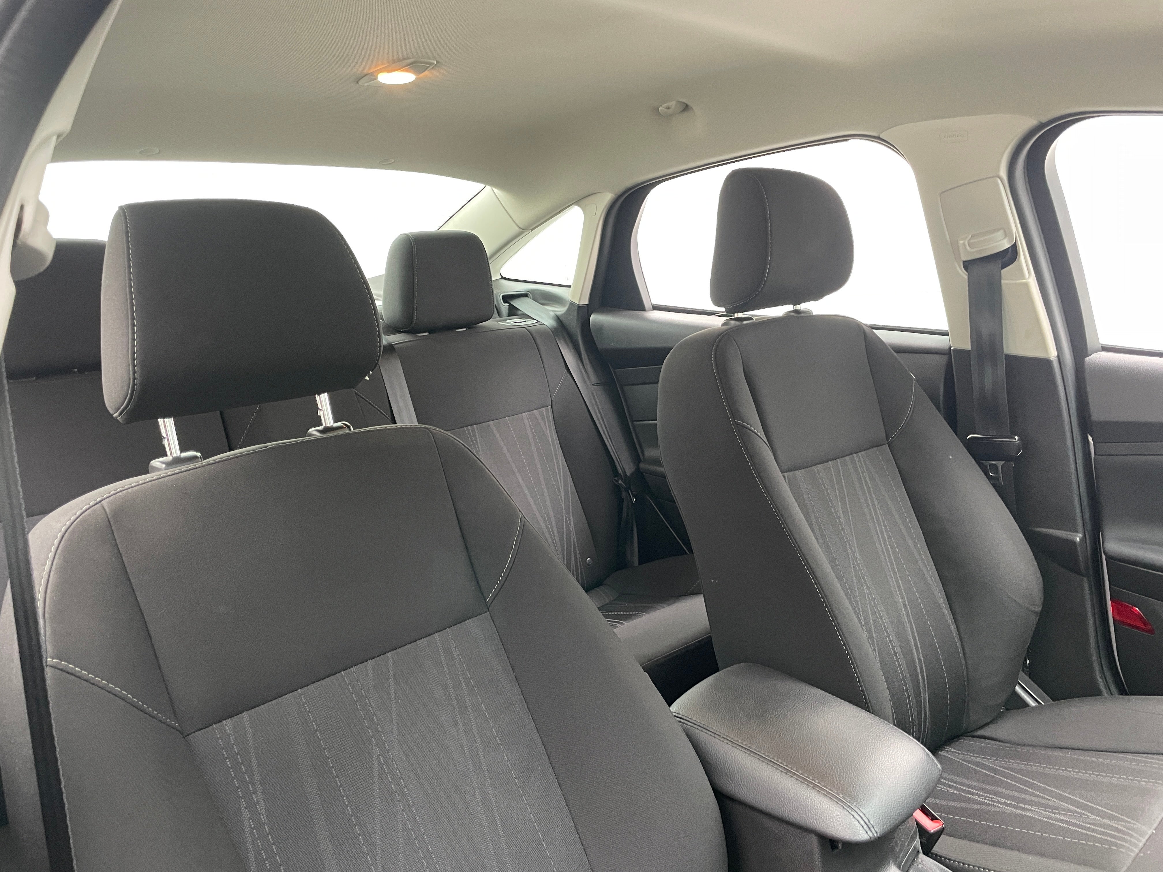 2018 Ford Focus SE 2