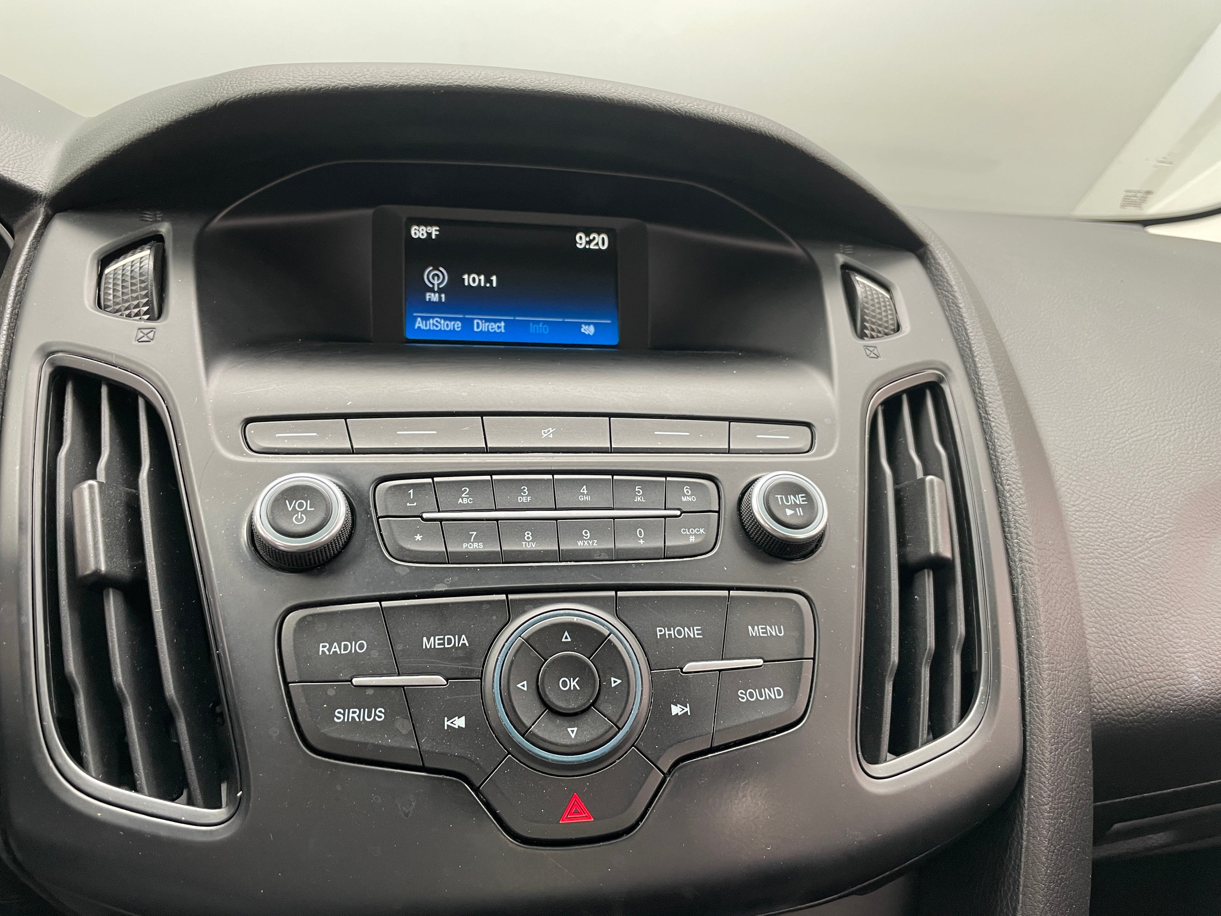 2018 Ford Focus SE 4