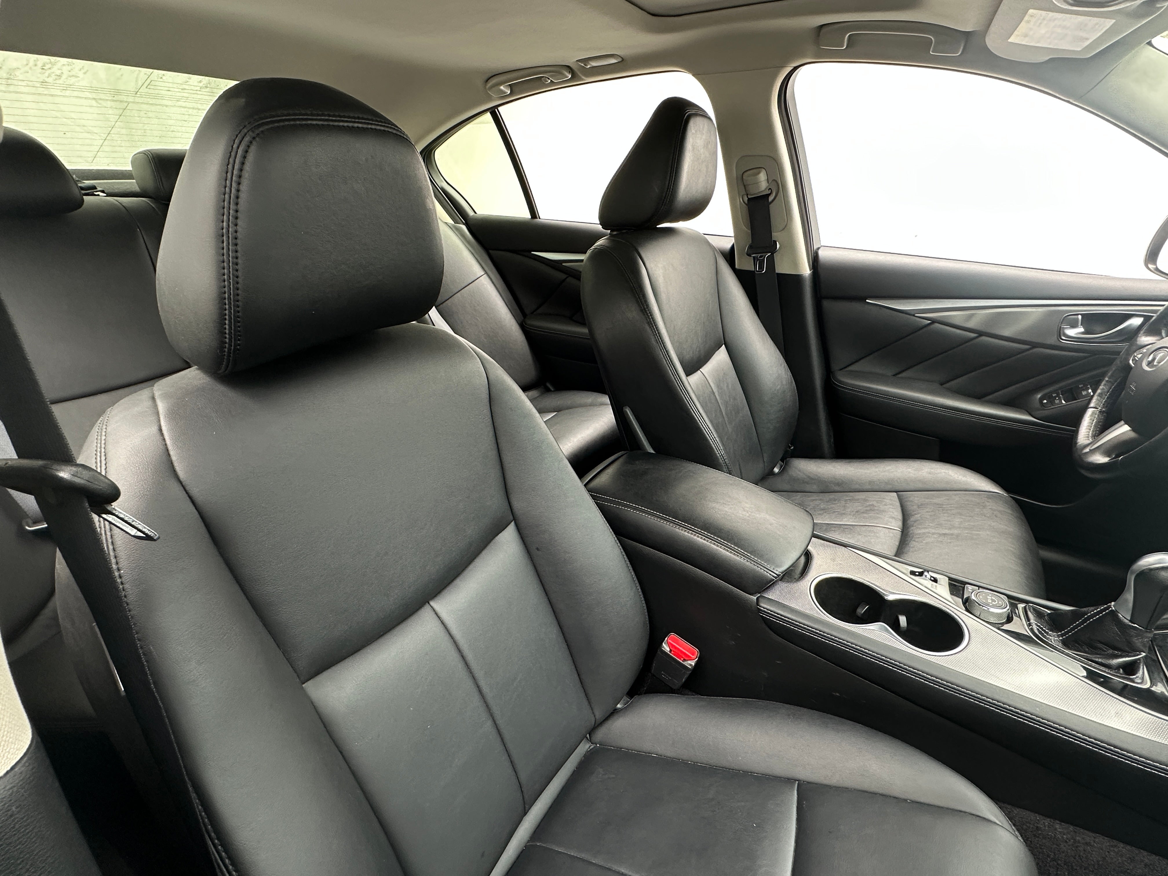 2015 INFINITI Q50 Premium 2