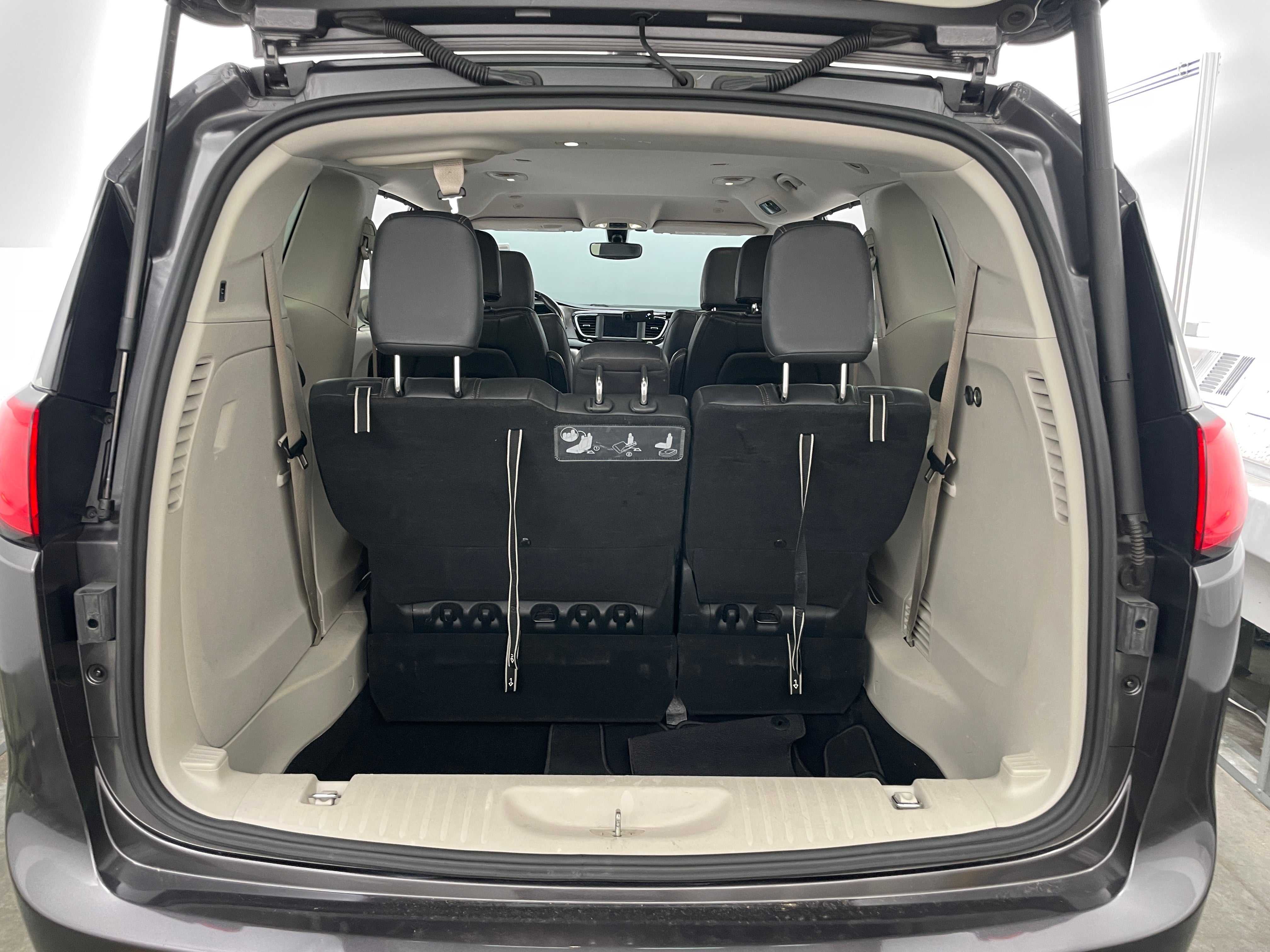 2020 Chrysler Pacifica Touring L 6