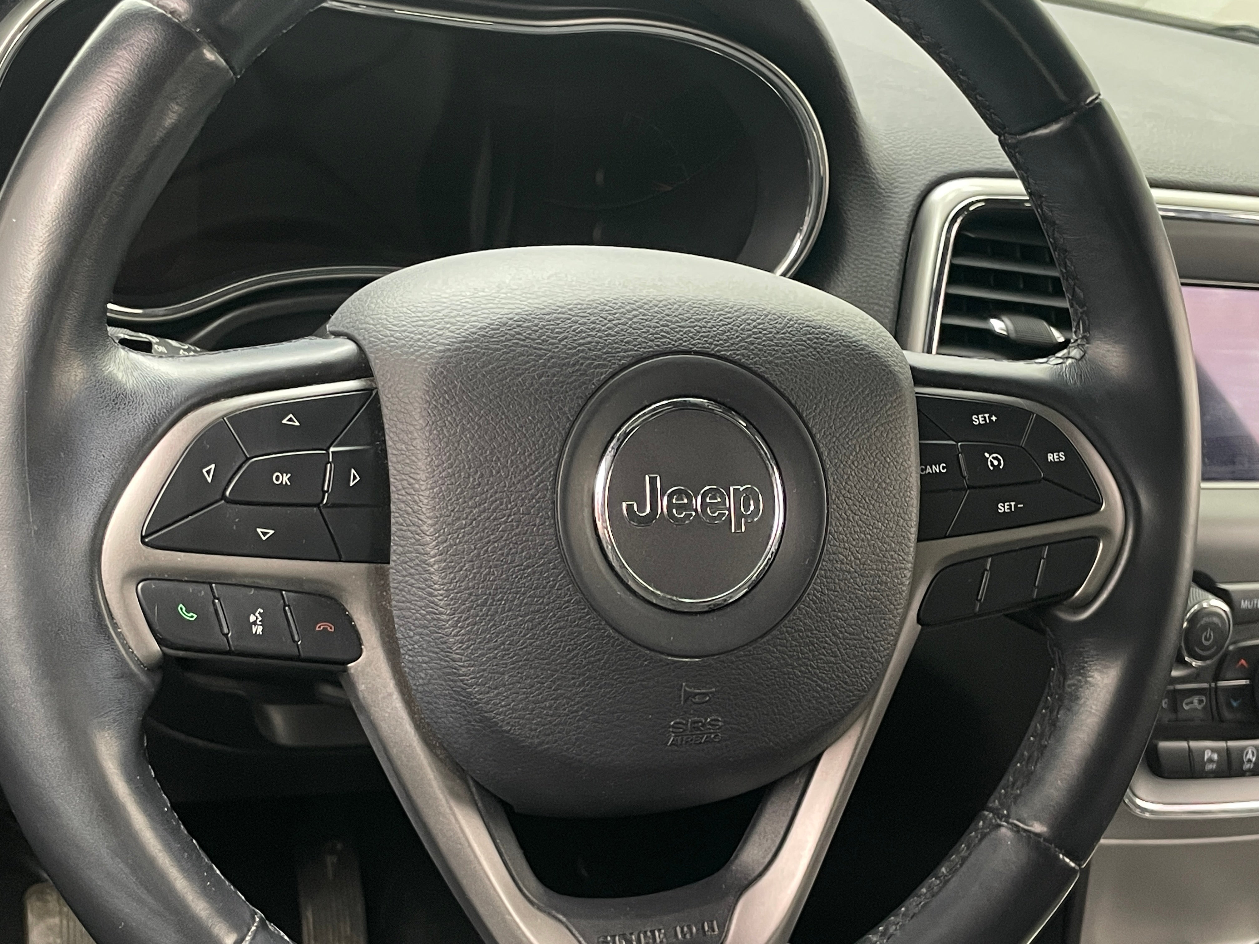 2020 Jeep Grand Cherokee Laredo 5