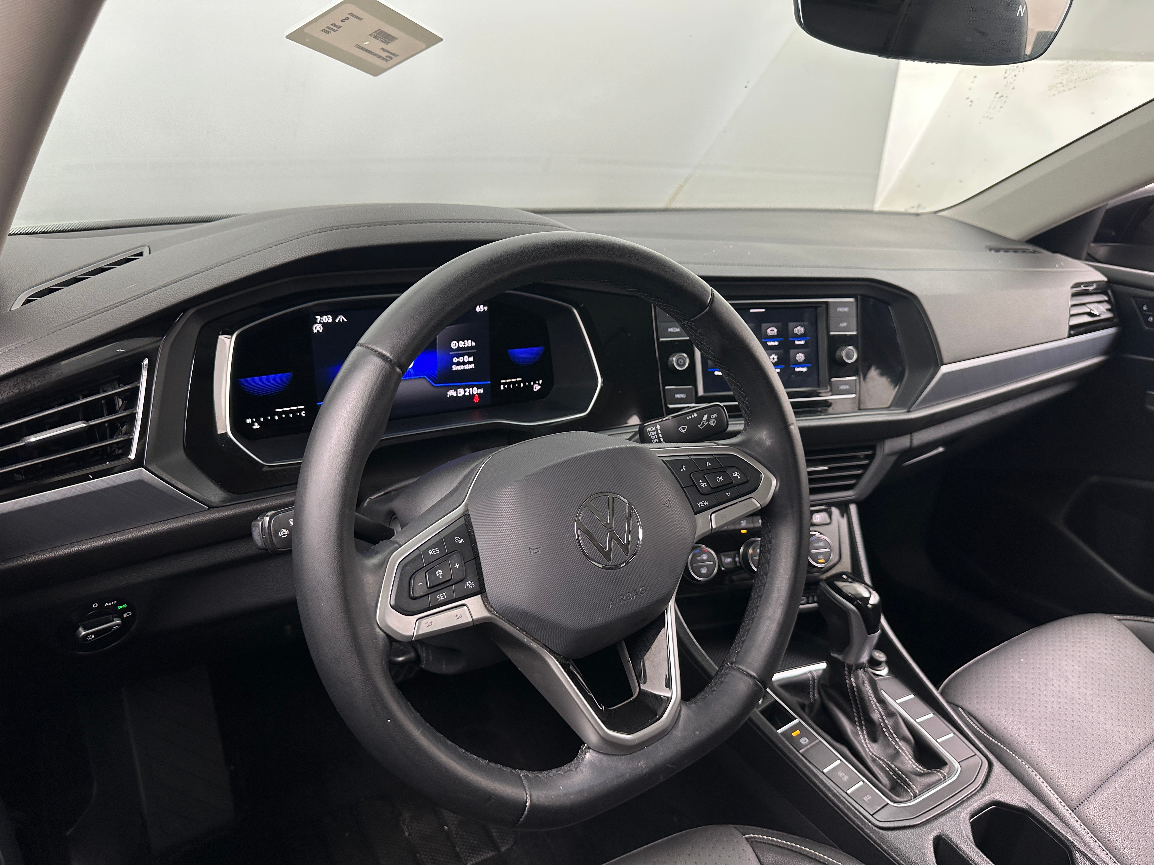 2022 Volkswagen Jetta SE 2
