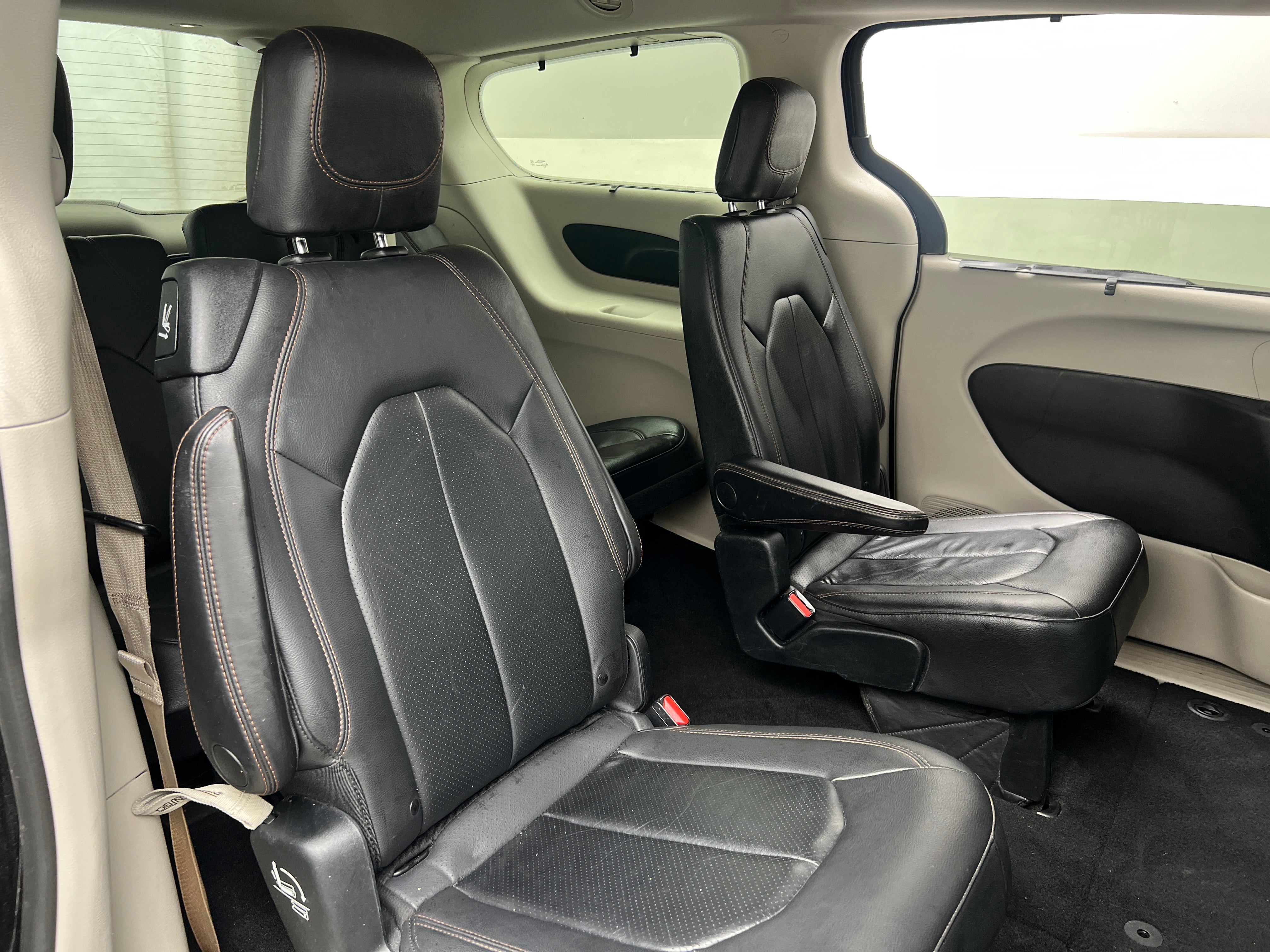 2020 Chrysler Pacifica Touring L 5