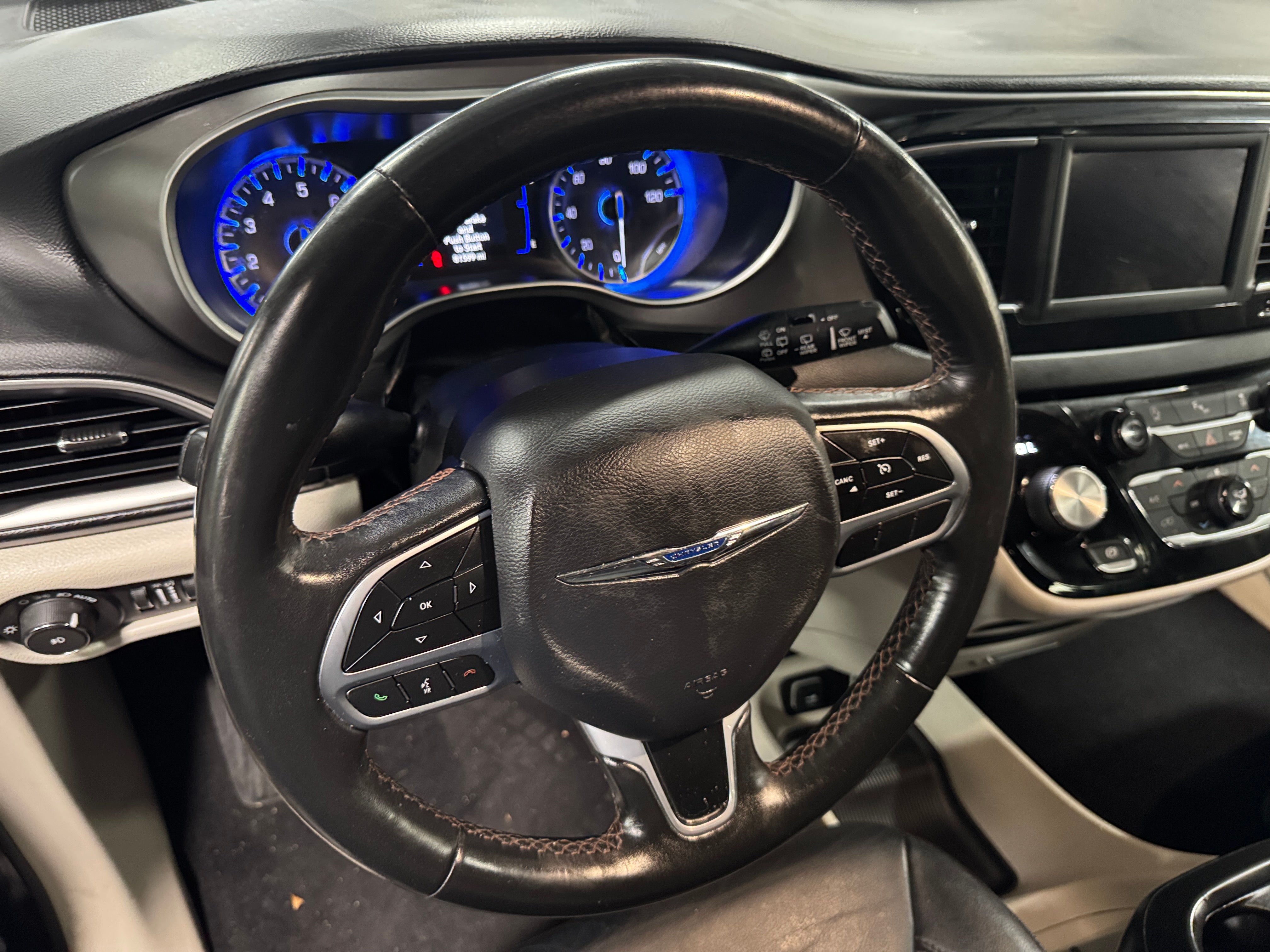 2020 Chrysler Pacifica Touring L 4