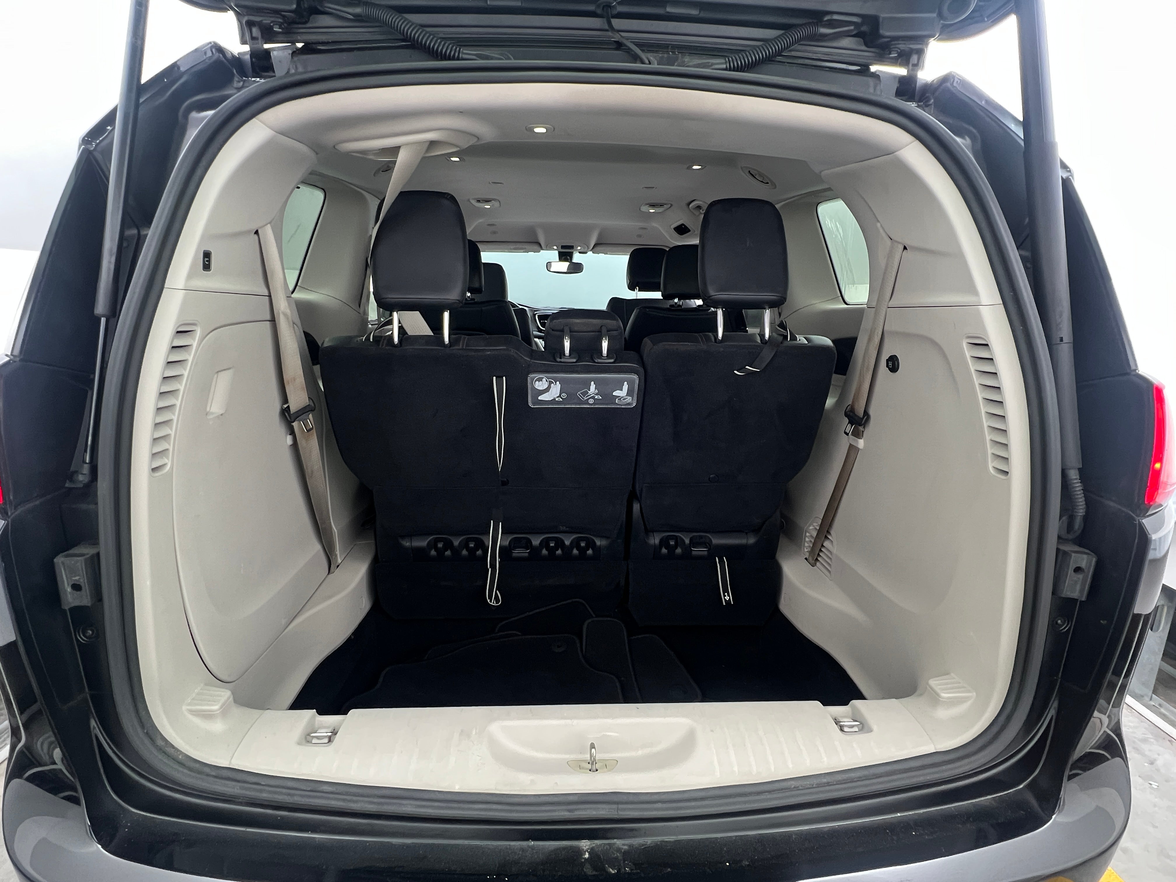 2020 Chrysler Pacifica Touring L 6