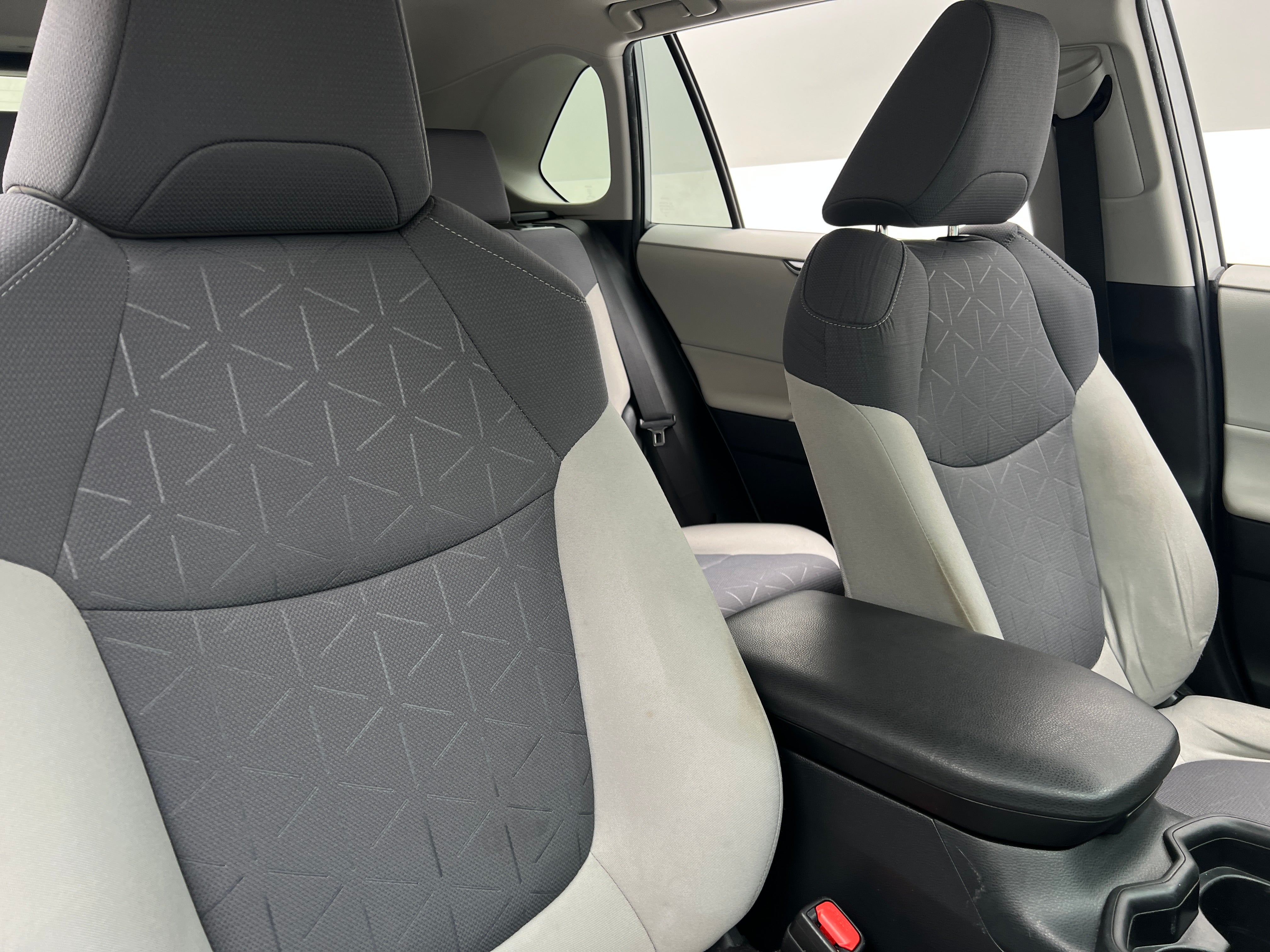 2019 Toyota RAV4 XLE 2