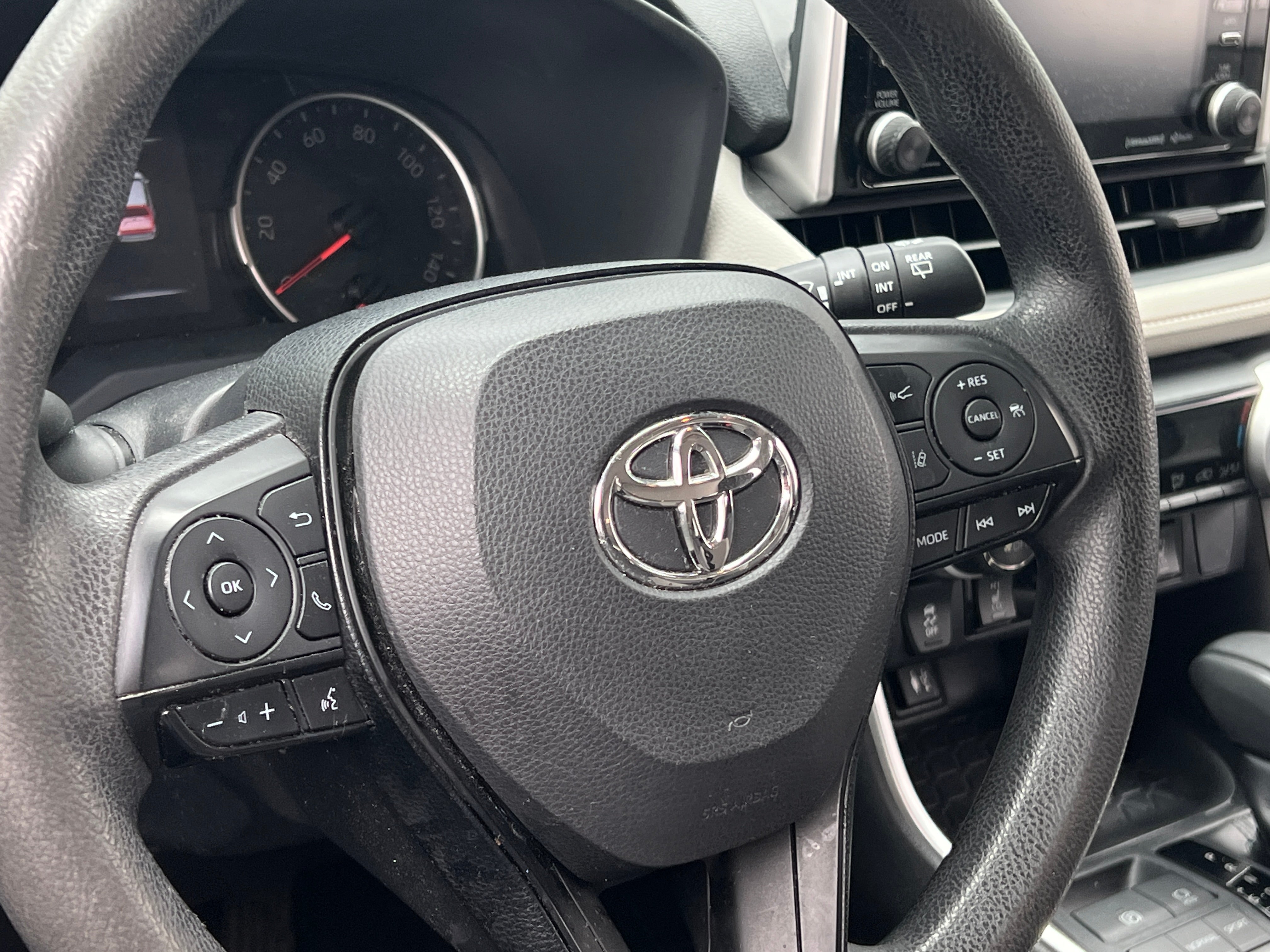 2019 Toyota RAV4 XLE 5