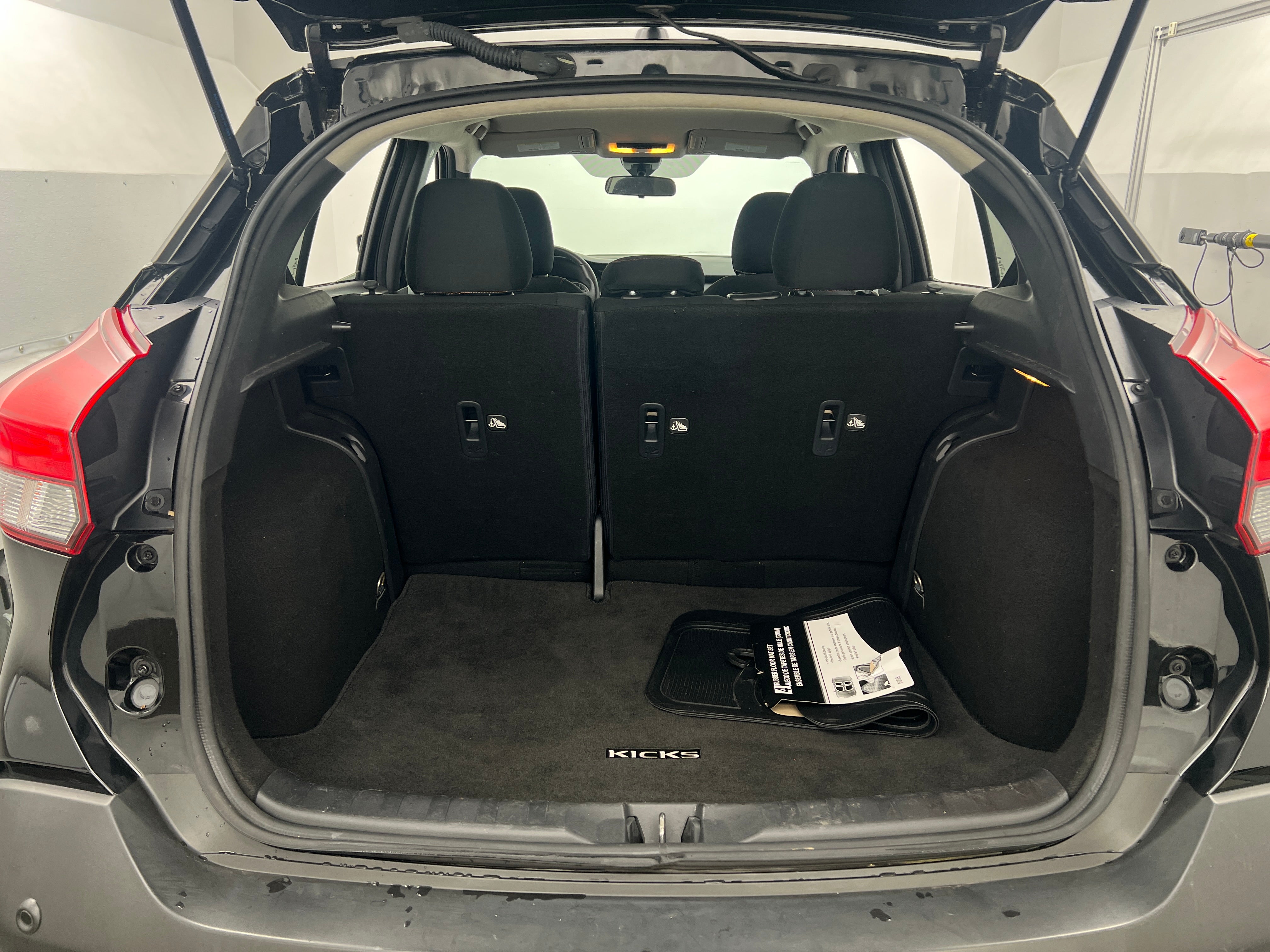2020 Nissan Kicks SR 7