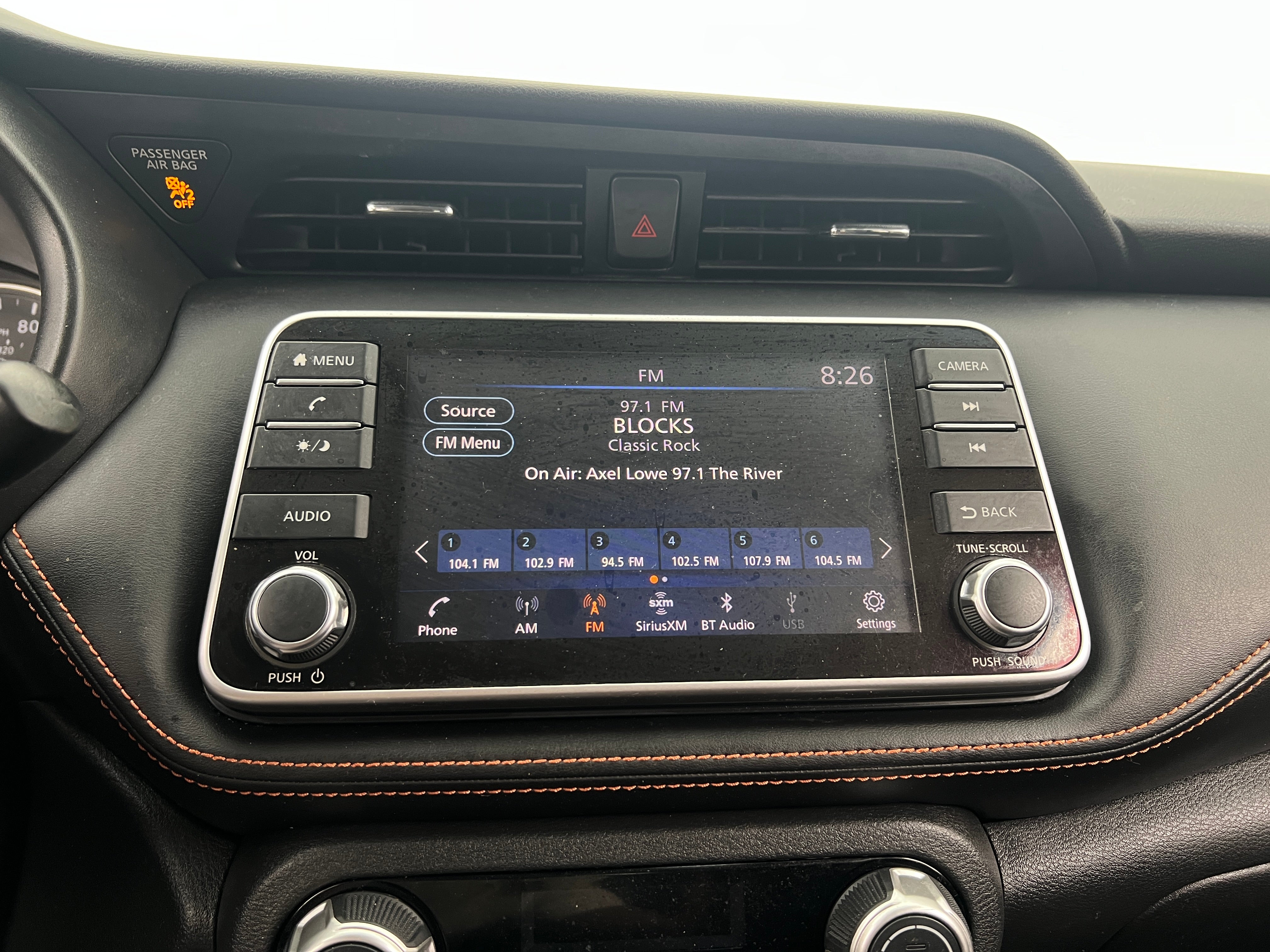 2020 Nissan Kicks SR 4