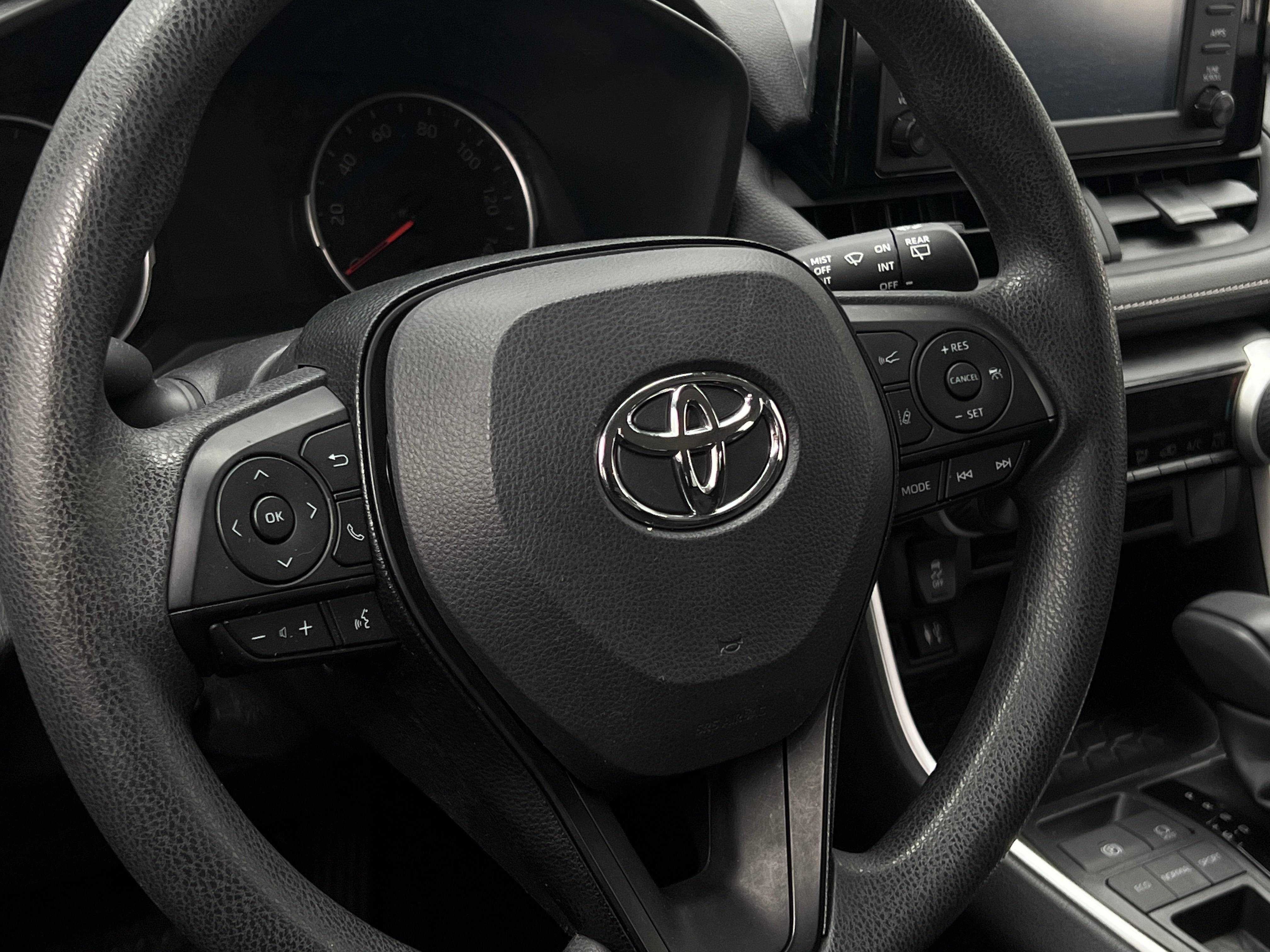 2019 Toyota RAV4 LE 5