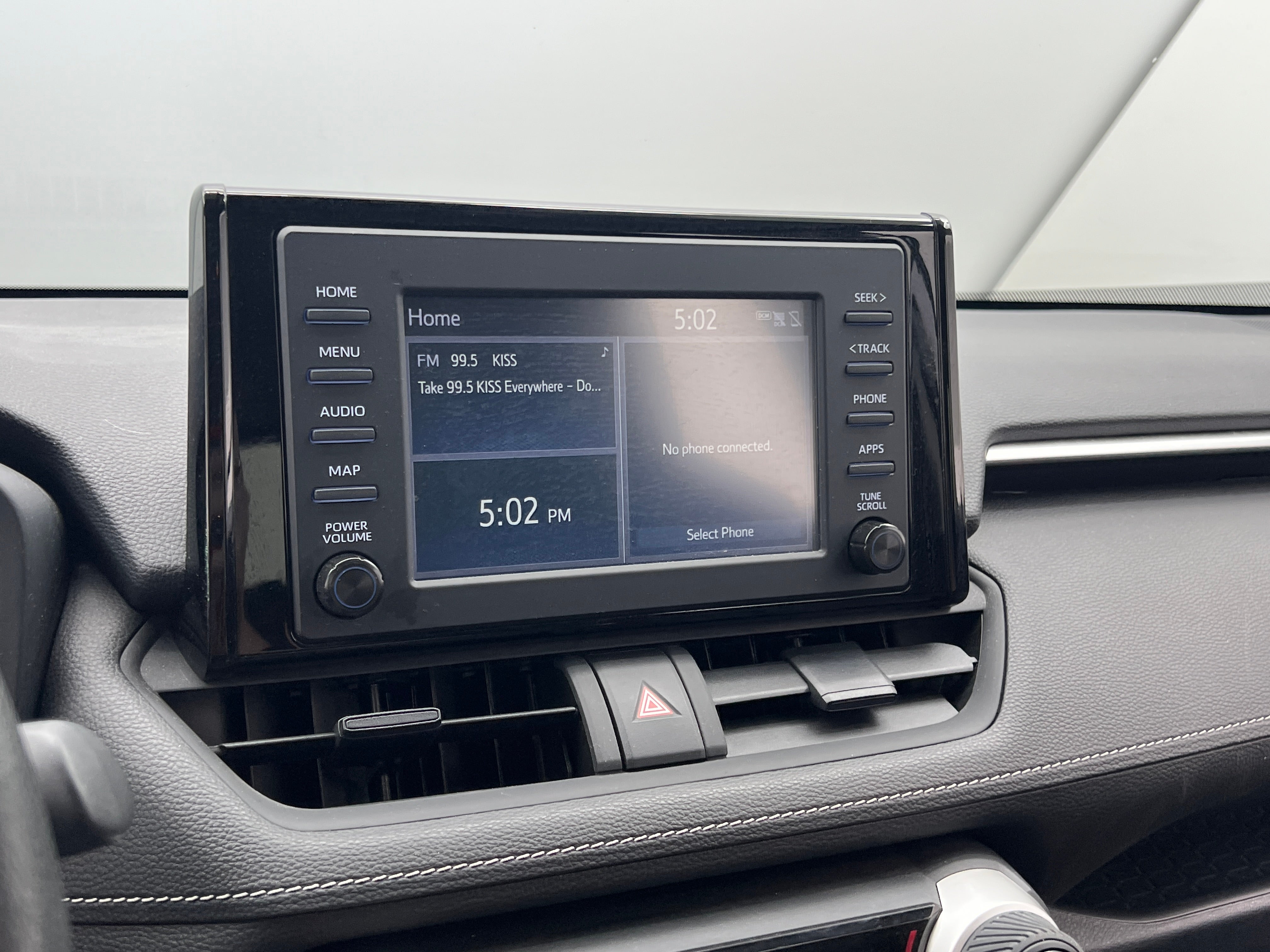 2019 Toyota RAV4 LE 4
