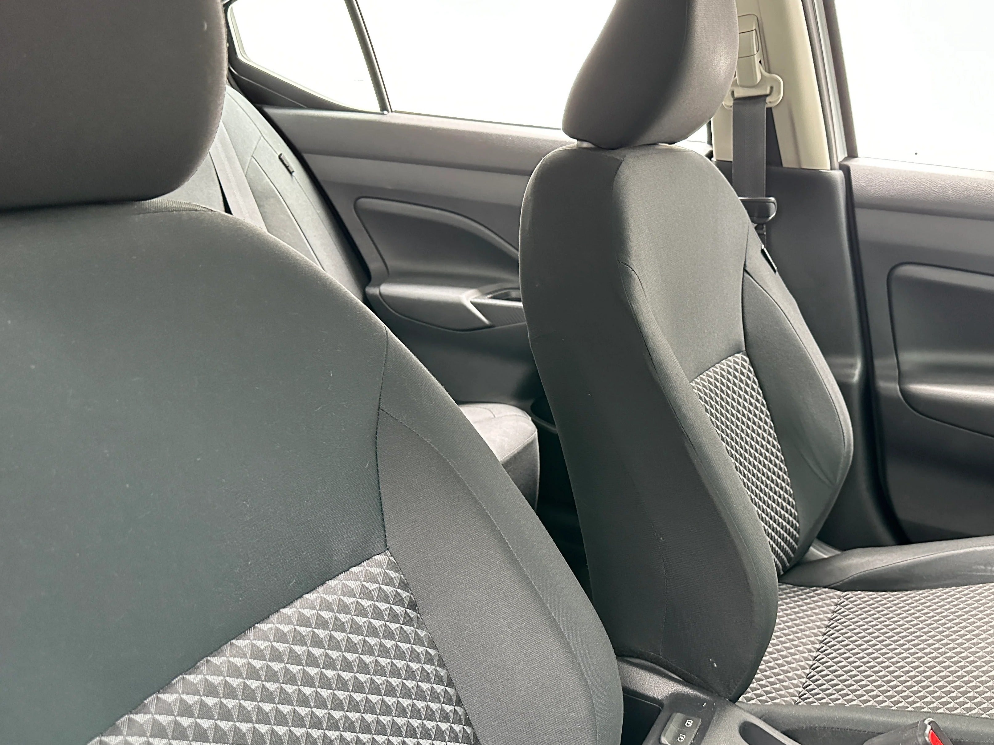 2021 Nissan Versa S 2
