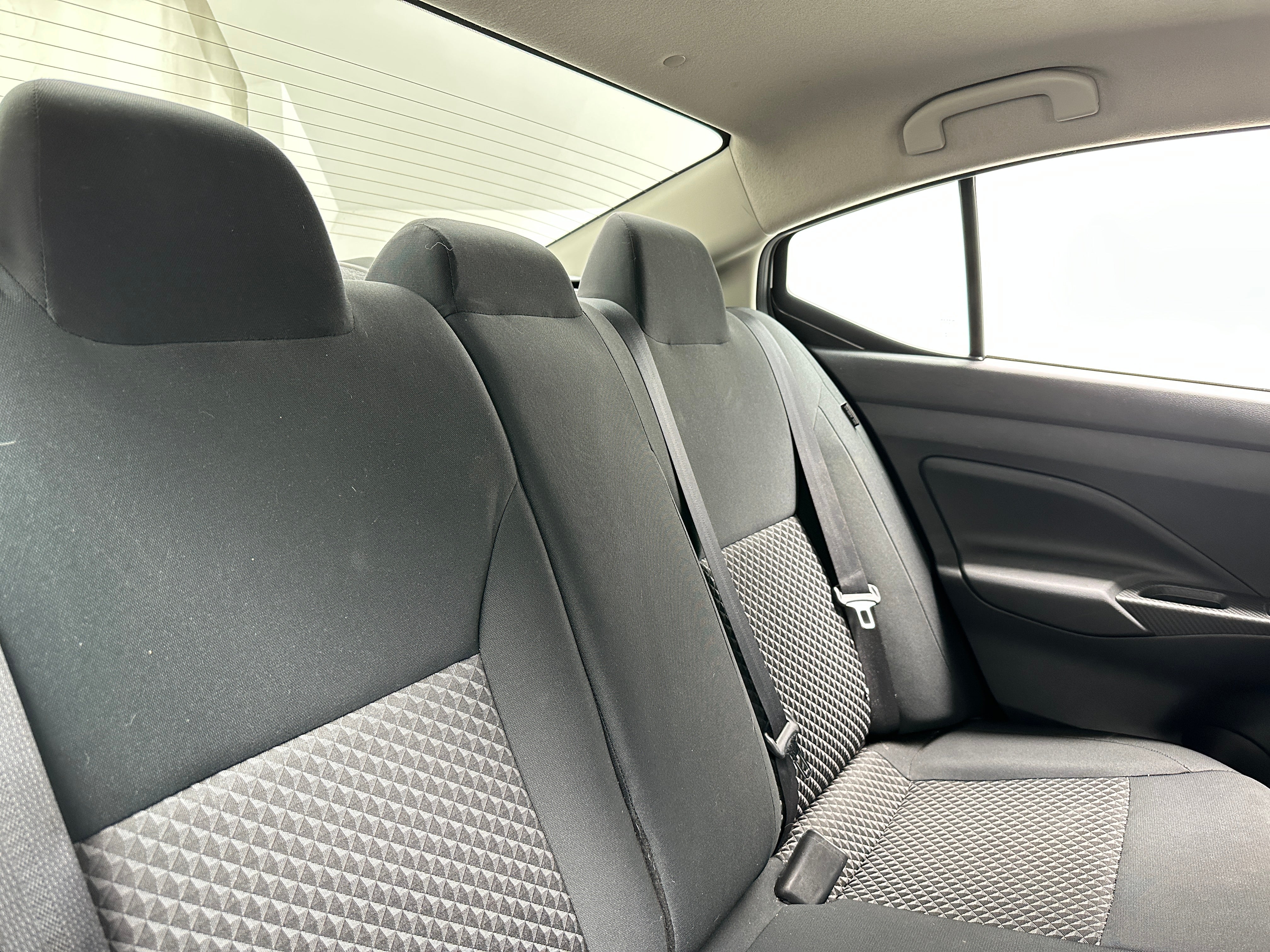 2021 Nissan Versa S 6