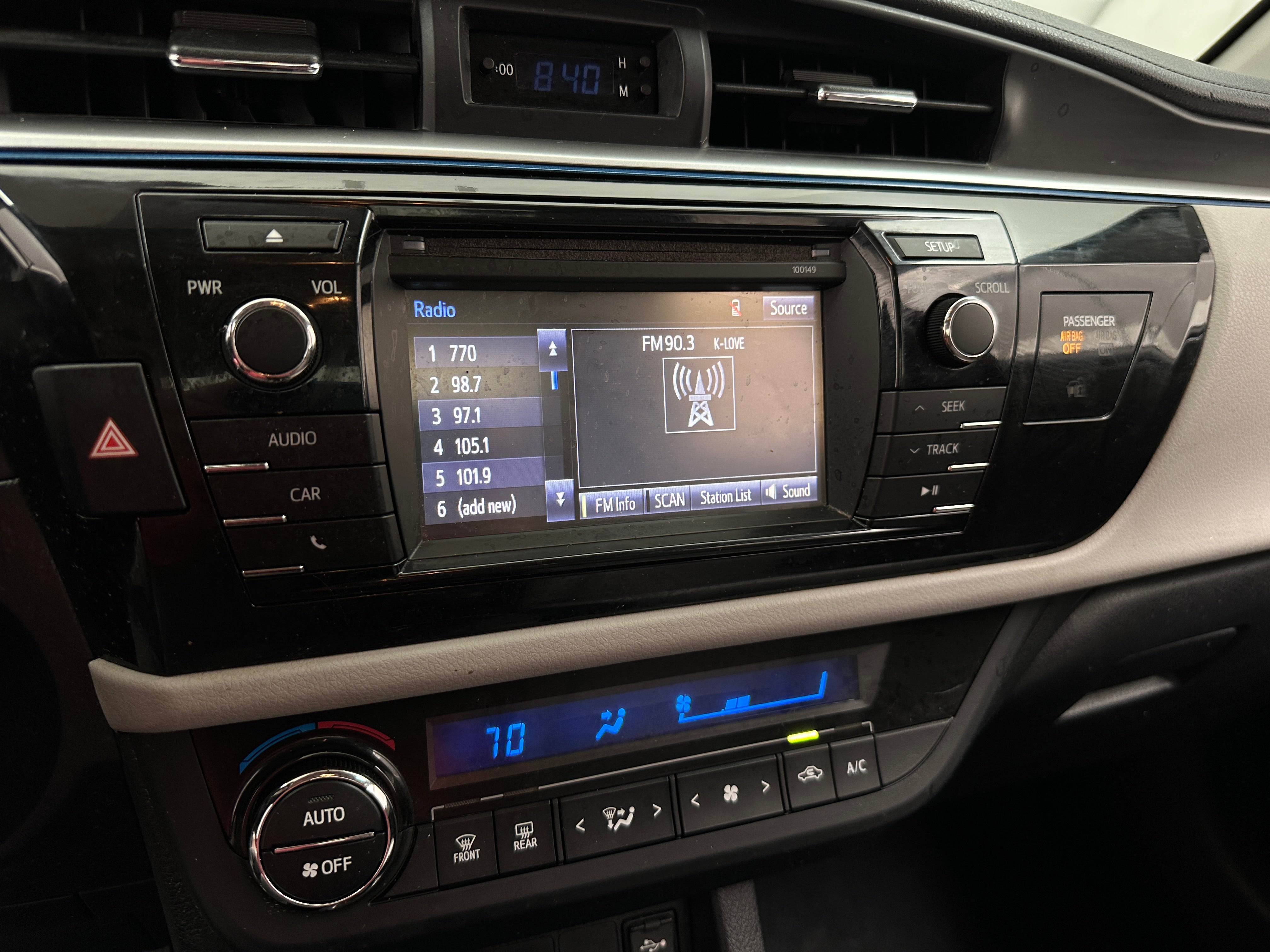2015 Toyota Corolla LE 4