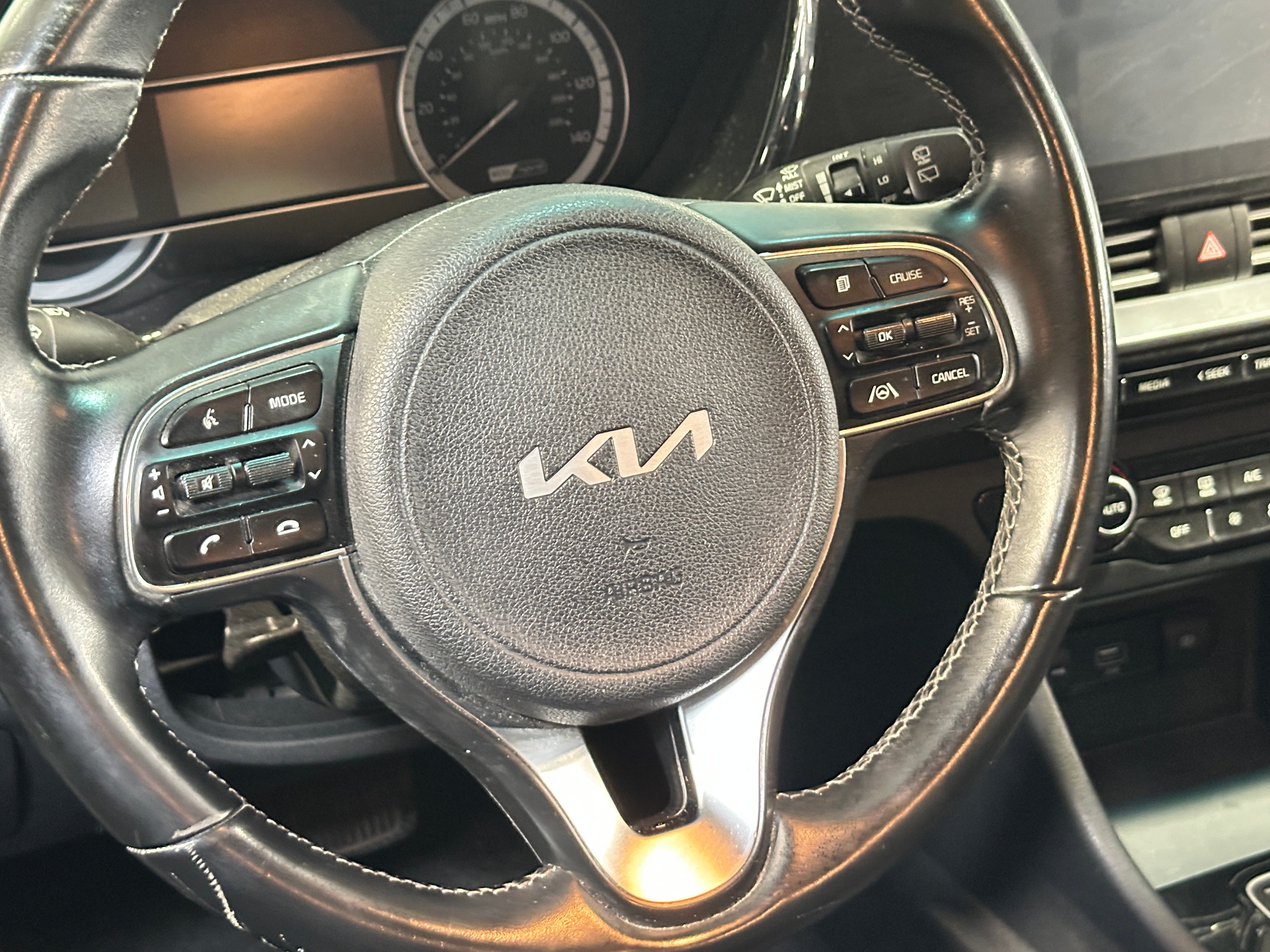 2022 Kia Niro LXS 5