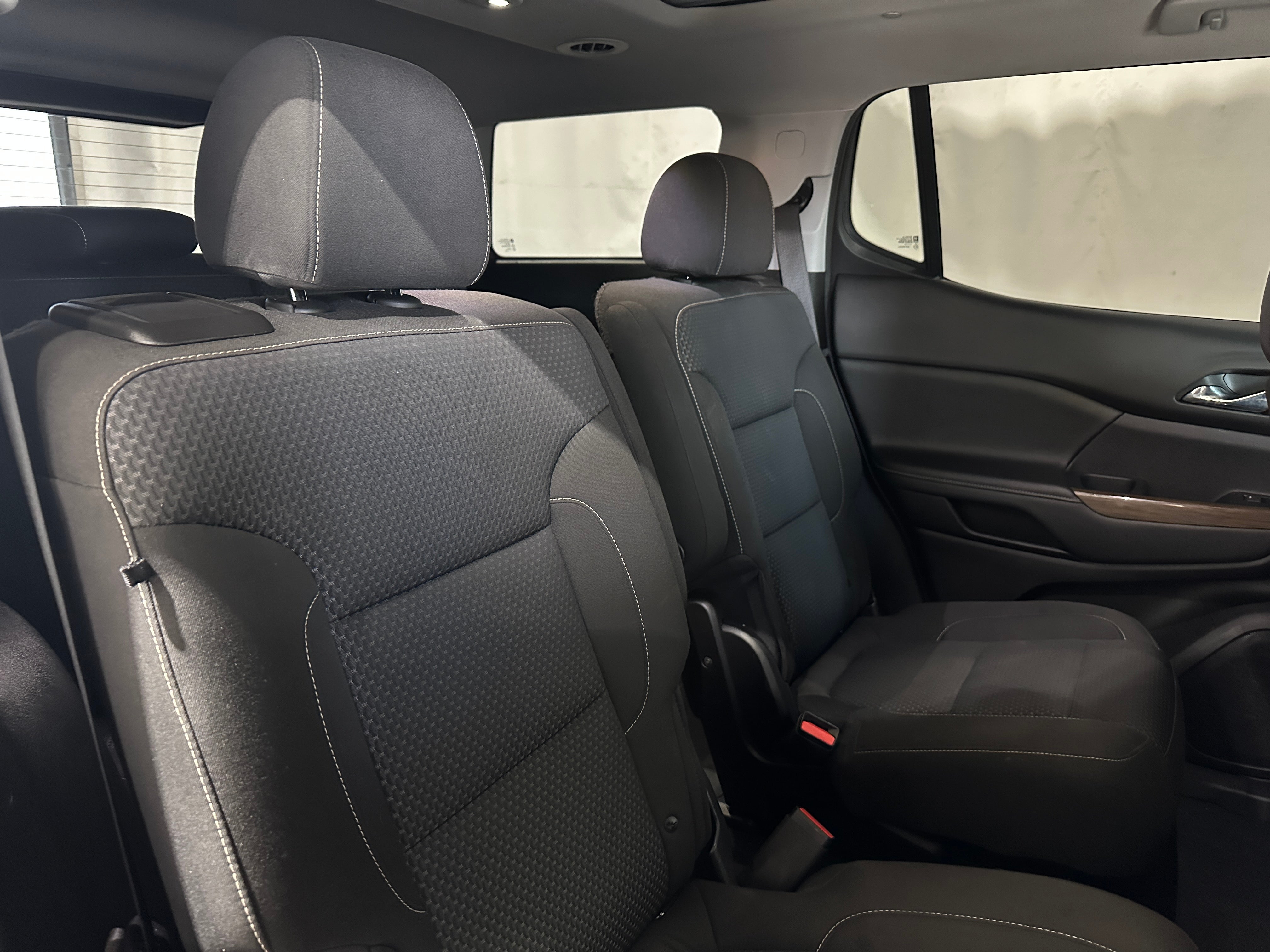 2023 GMC Acadia SLE 6