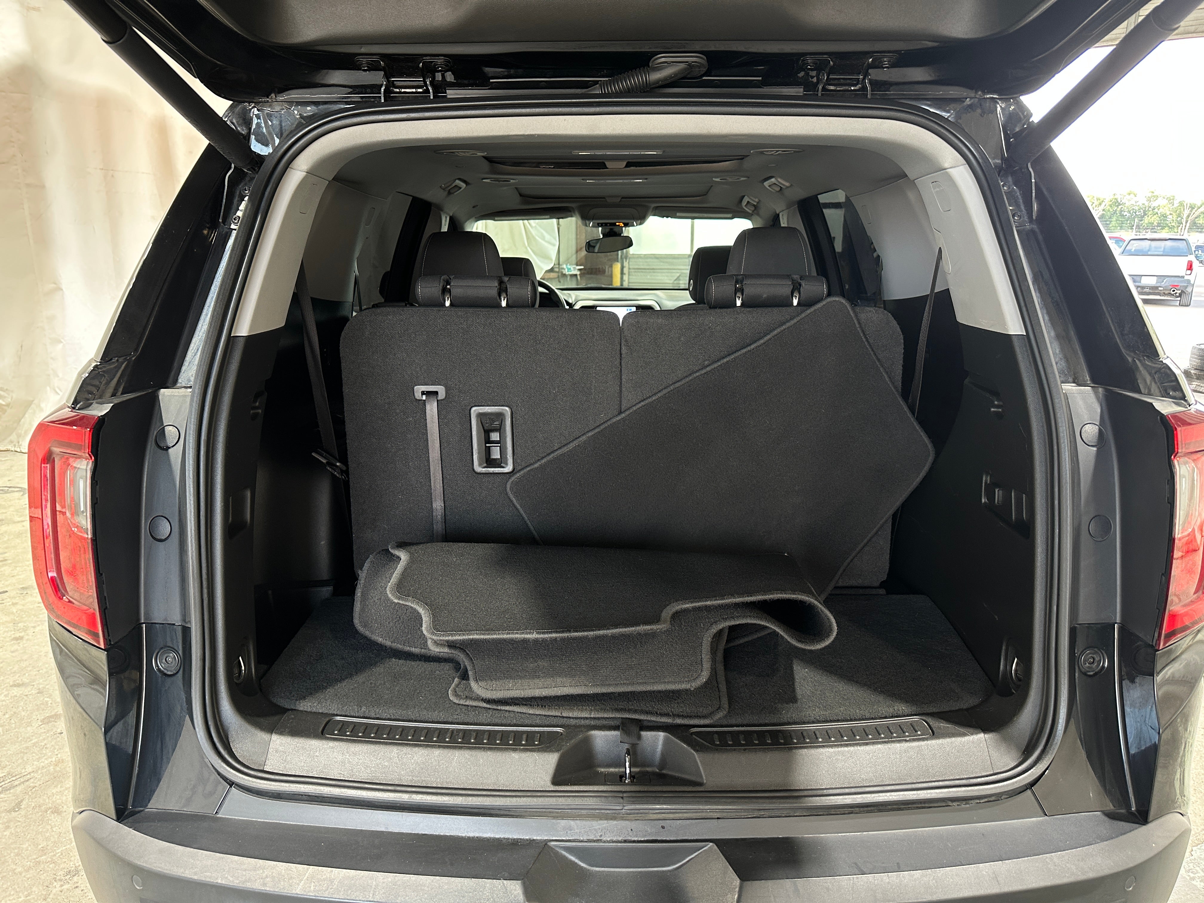 2023 GMC Acadia SLE 7
