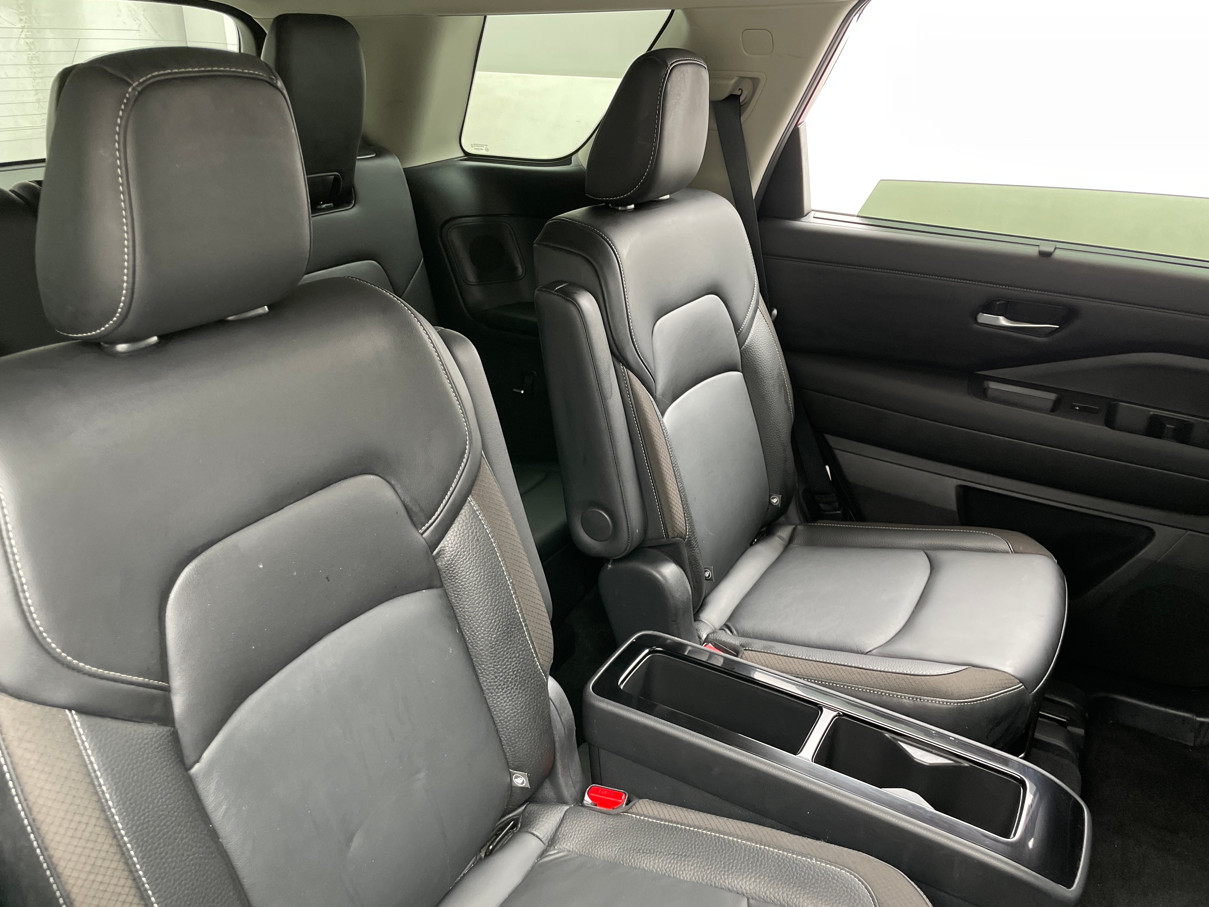 2022 Nissan Pathfinder SL 5
