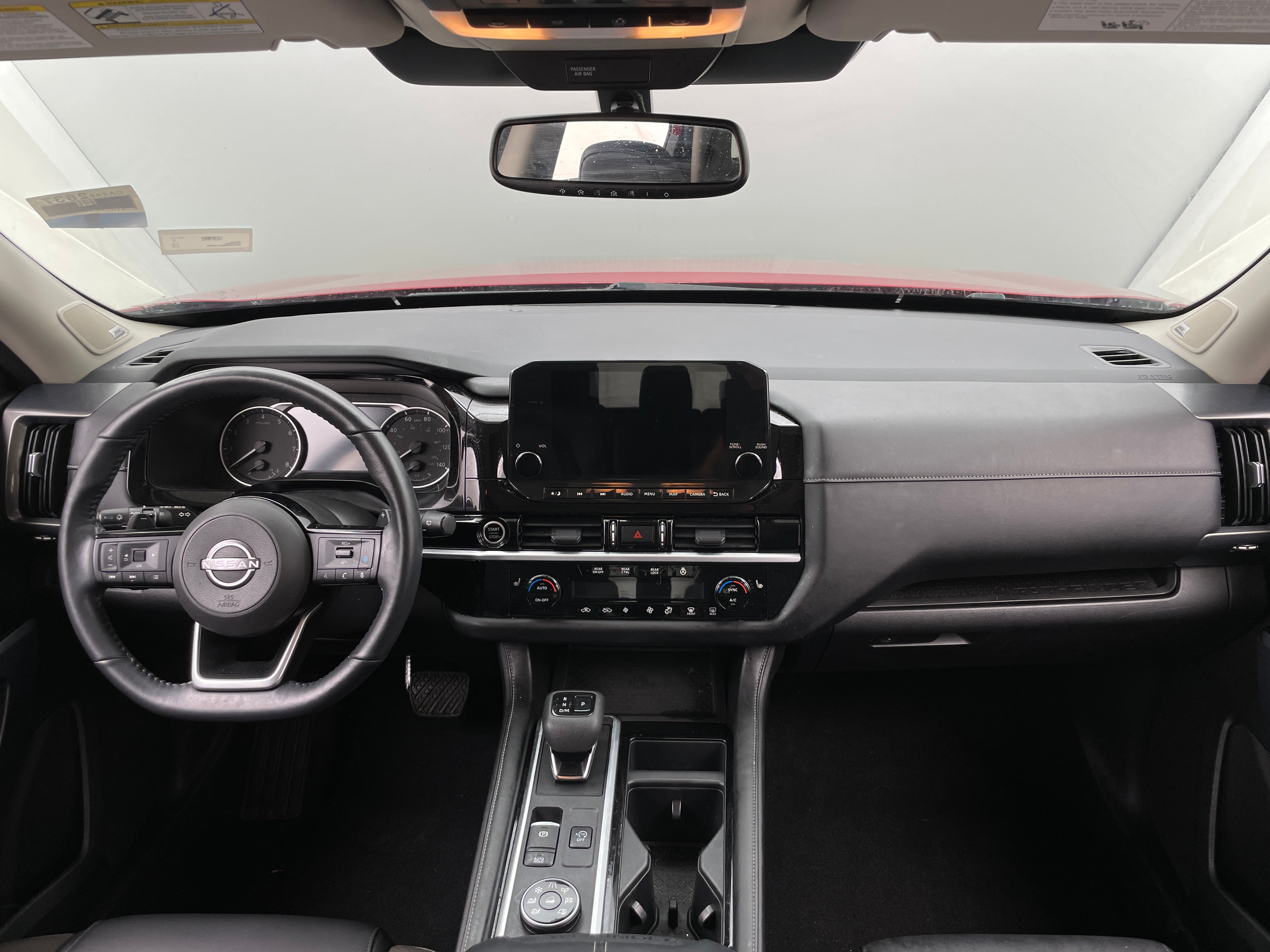 2022 Nissan Pathfinder SL 2