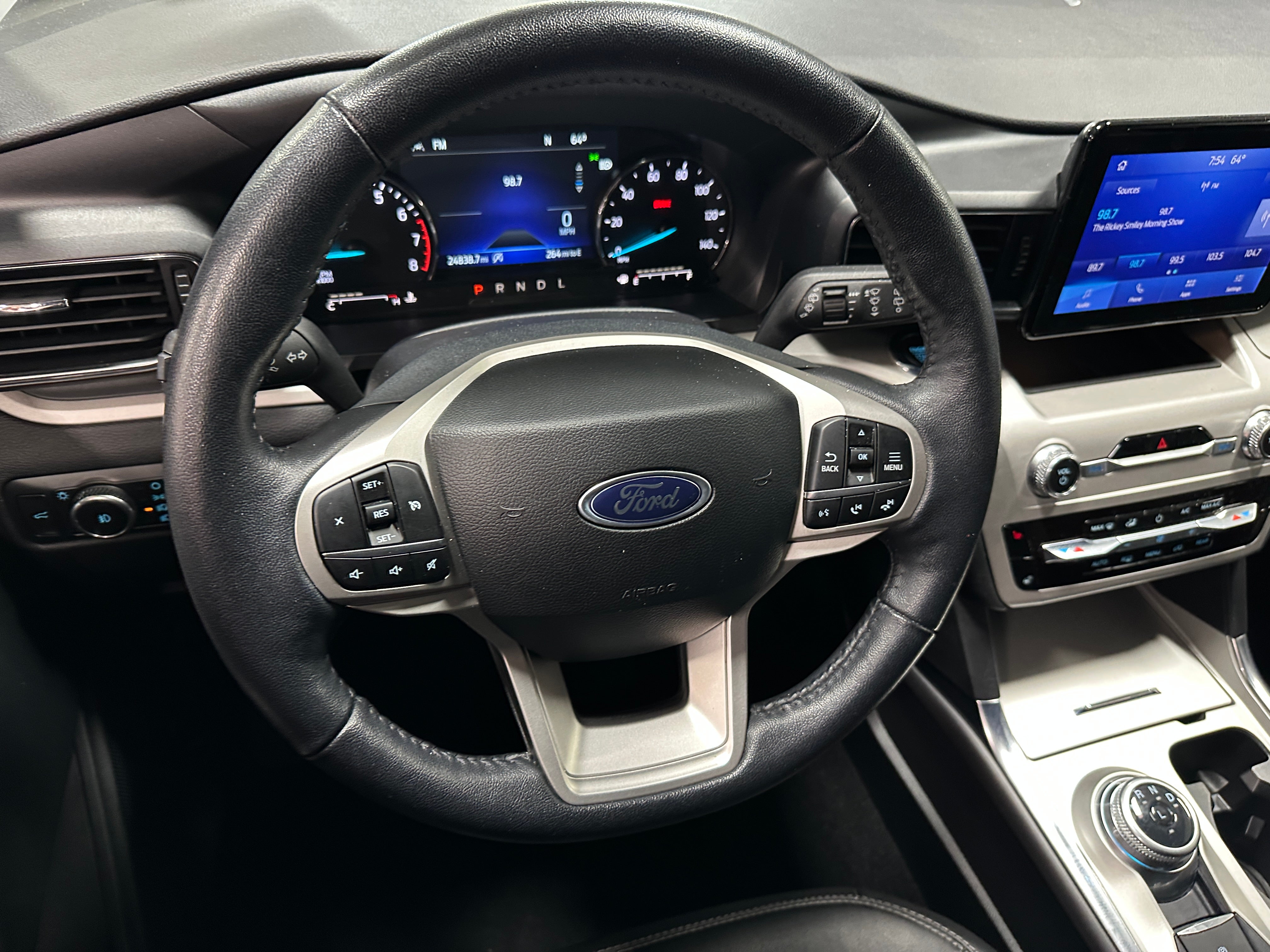 2024 Ford Explorer XLT 4