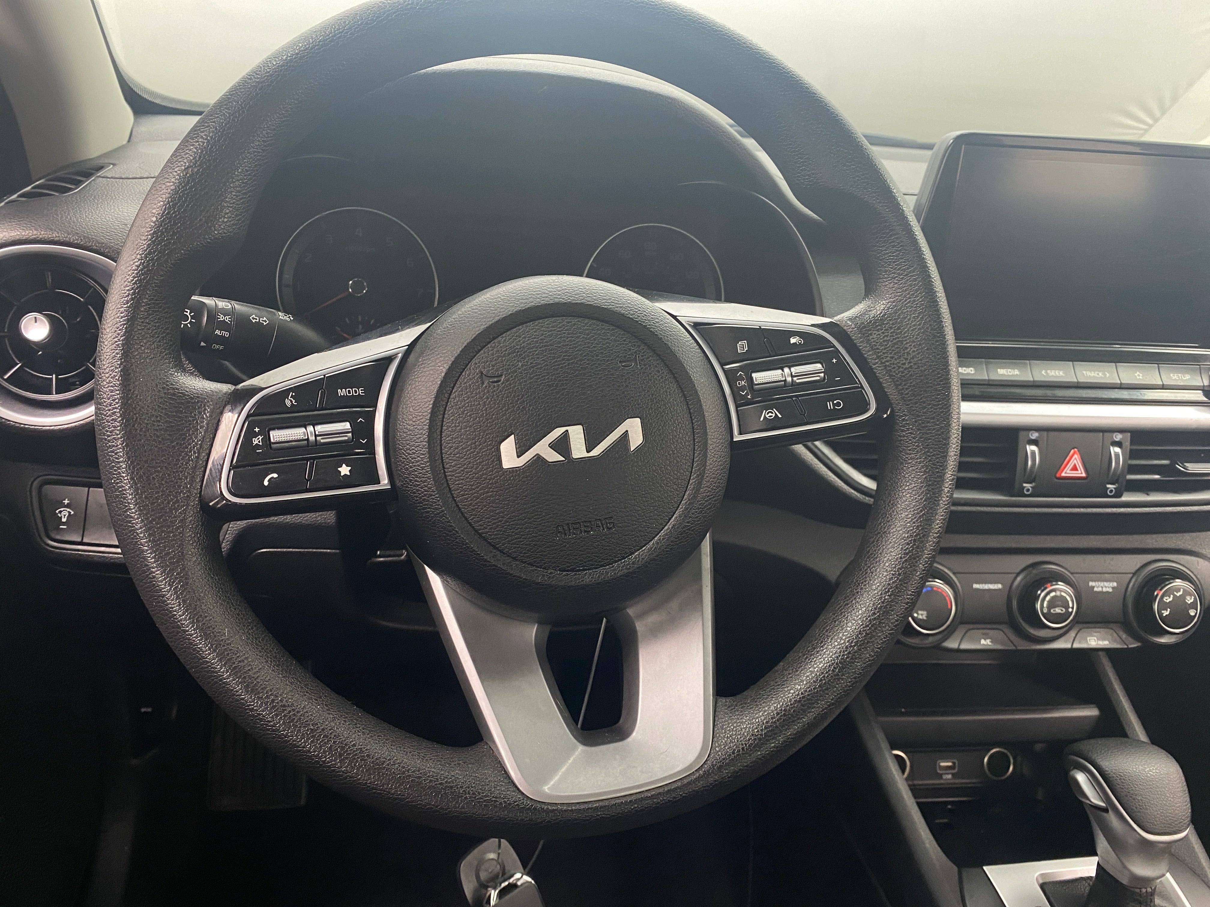 2023 Kia Forte LXS 5