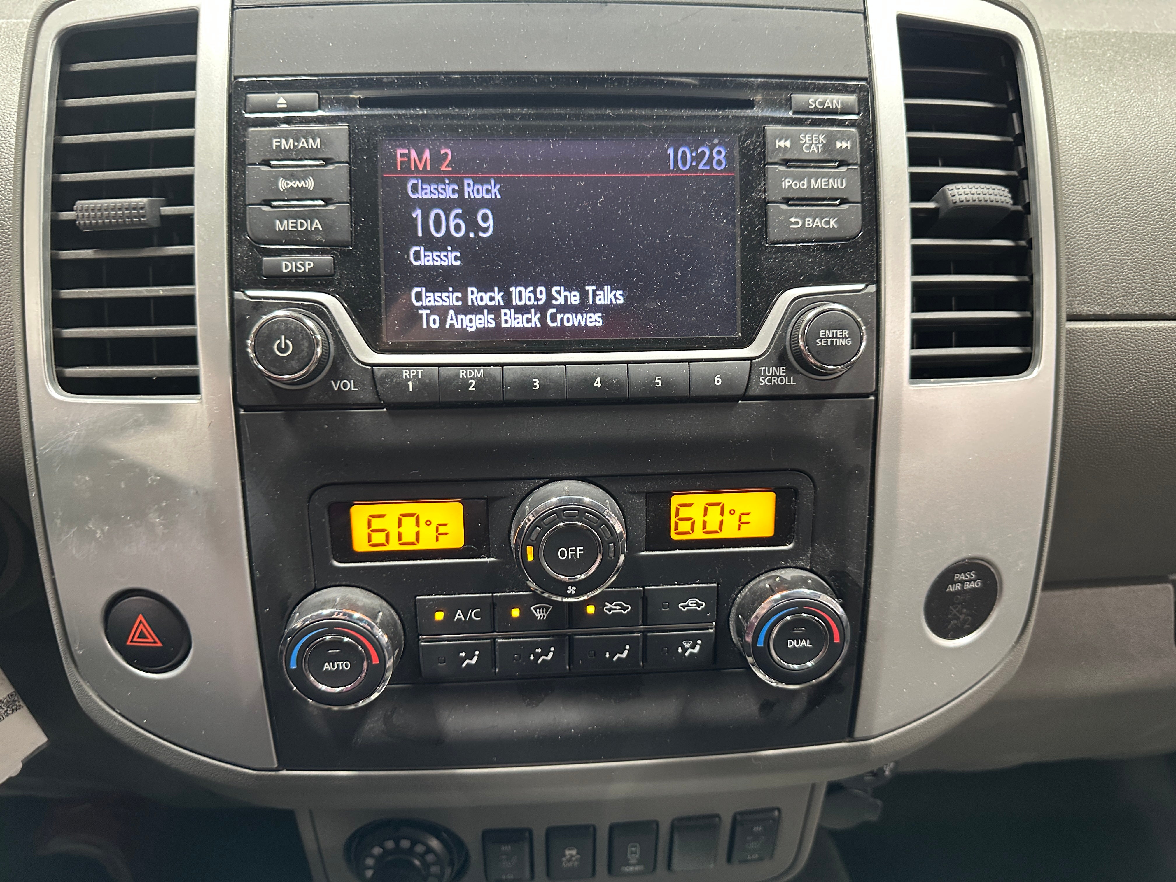 2017 Nissan Frontier SV 4