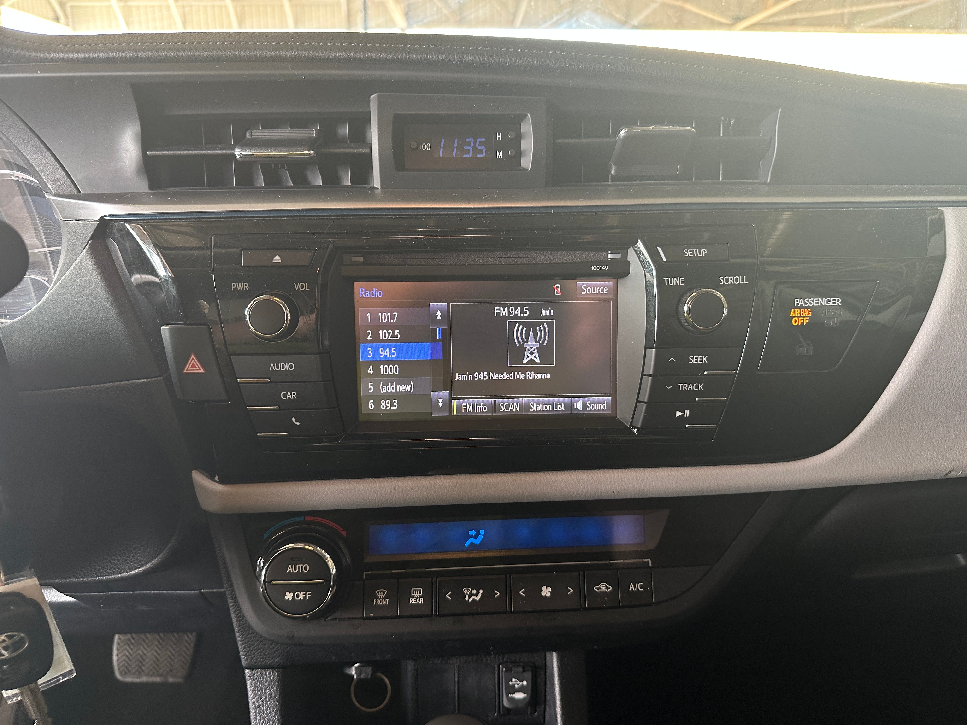 2015 Toyota Corolla LE 4