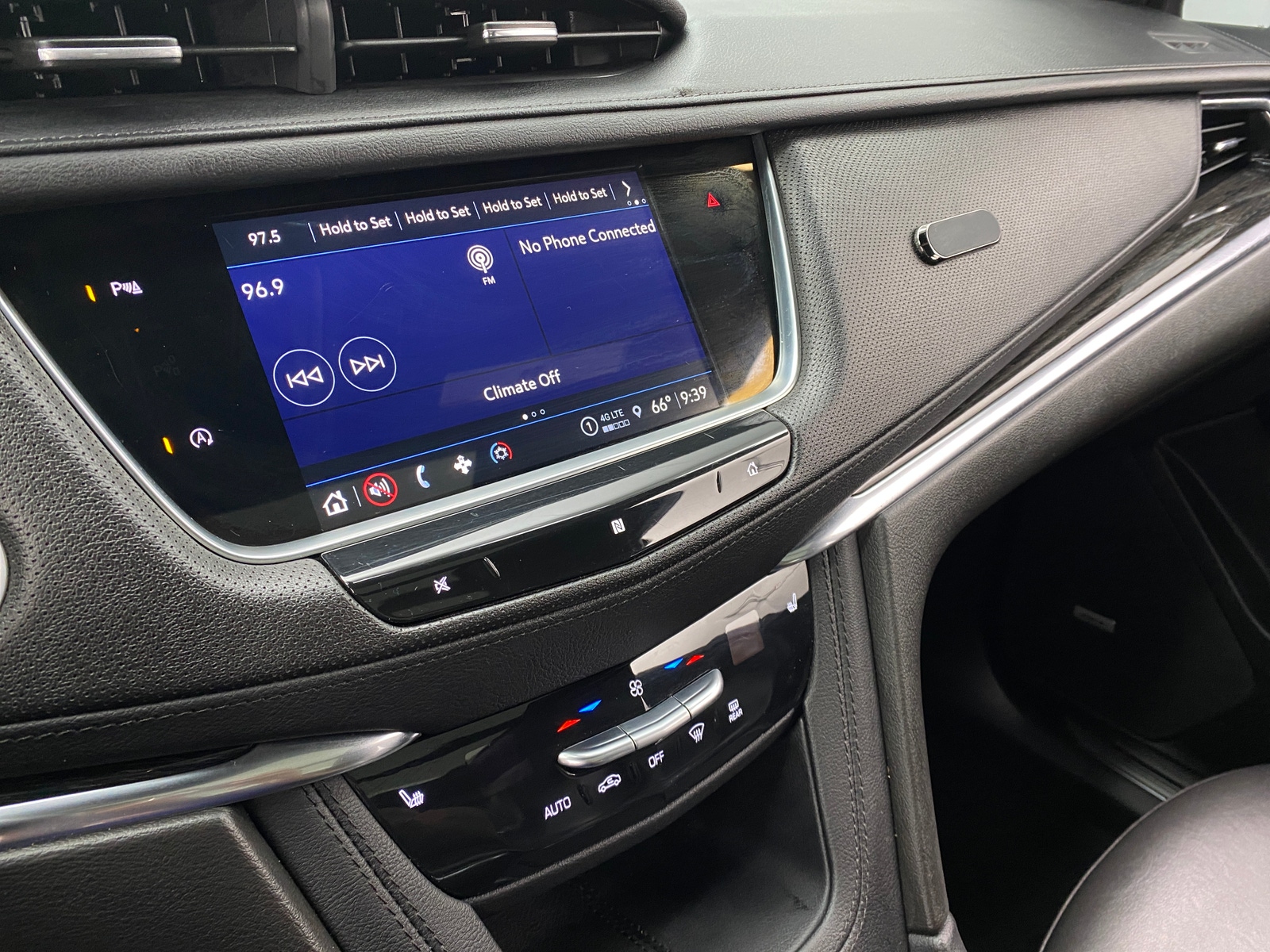 Thumbnail: 2021 Cadillac XT5 - 3