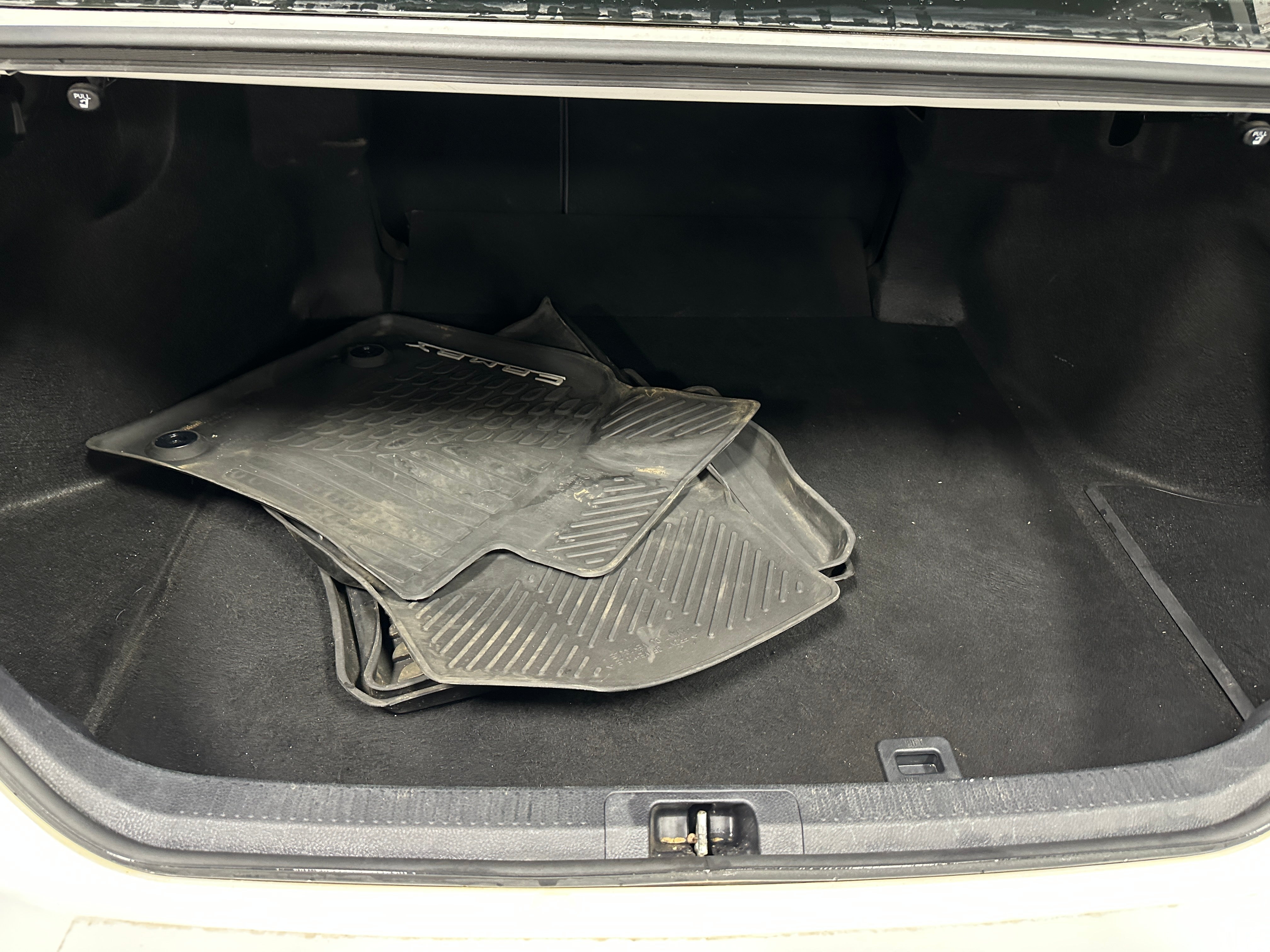2020 Toyota Camry SE 7