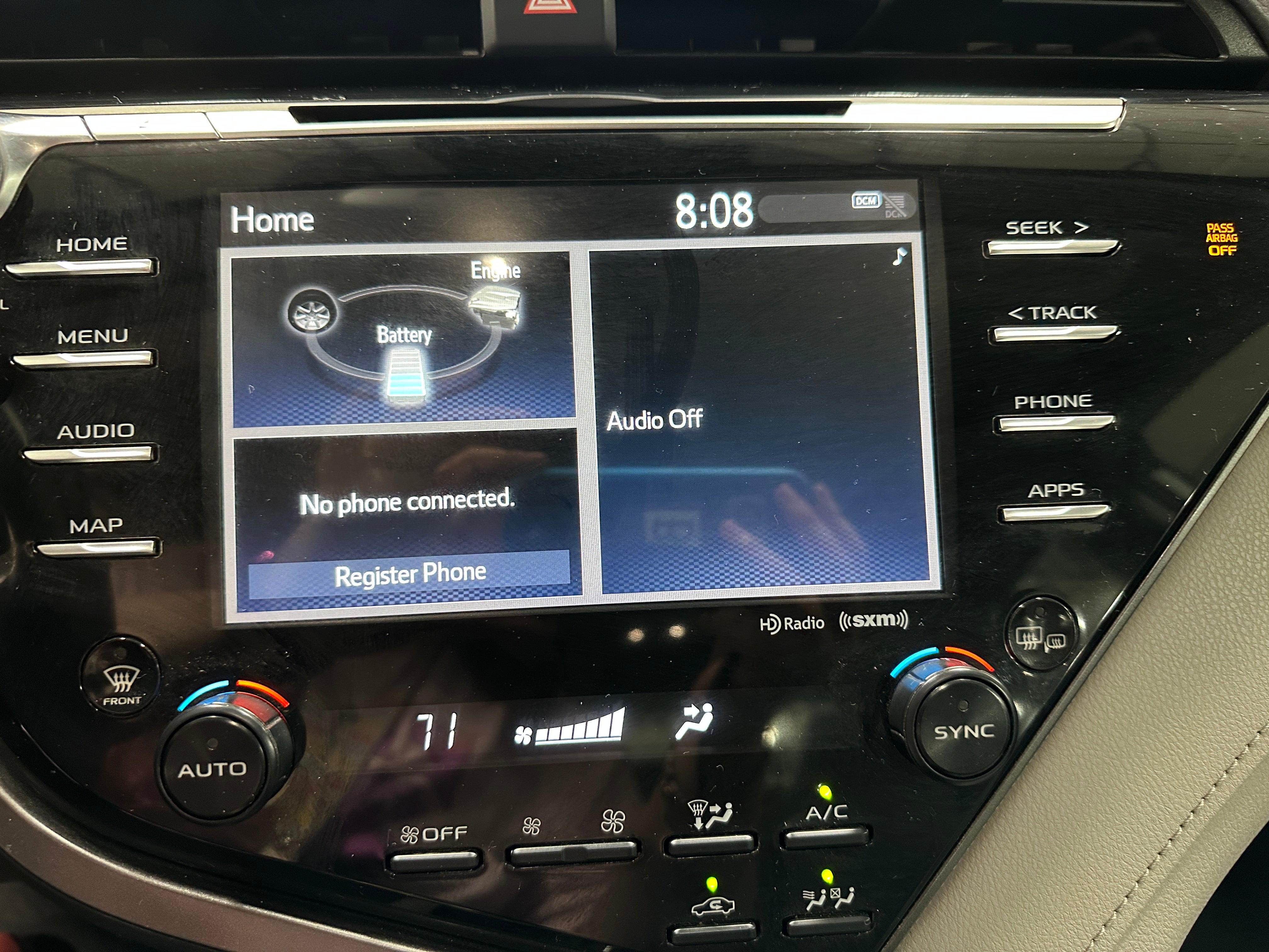 2020 Toyota Camry SE 4
