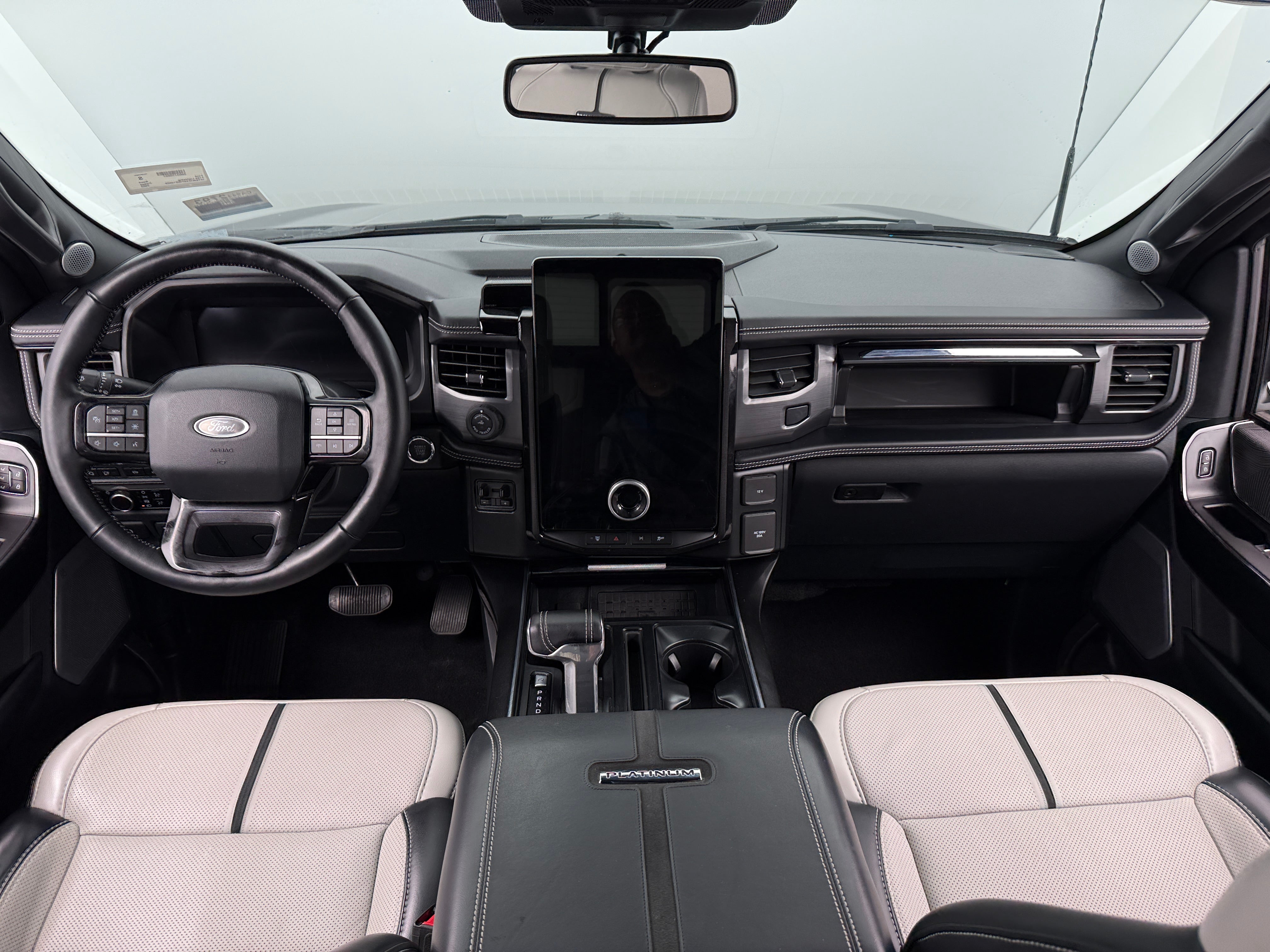 2023 Ford F-150 Lightning Platinum 2