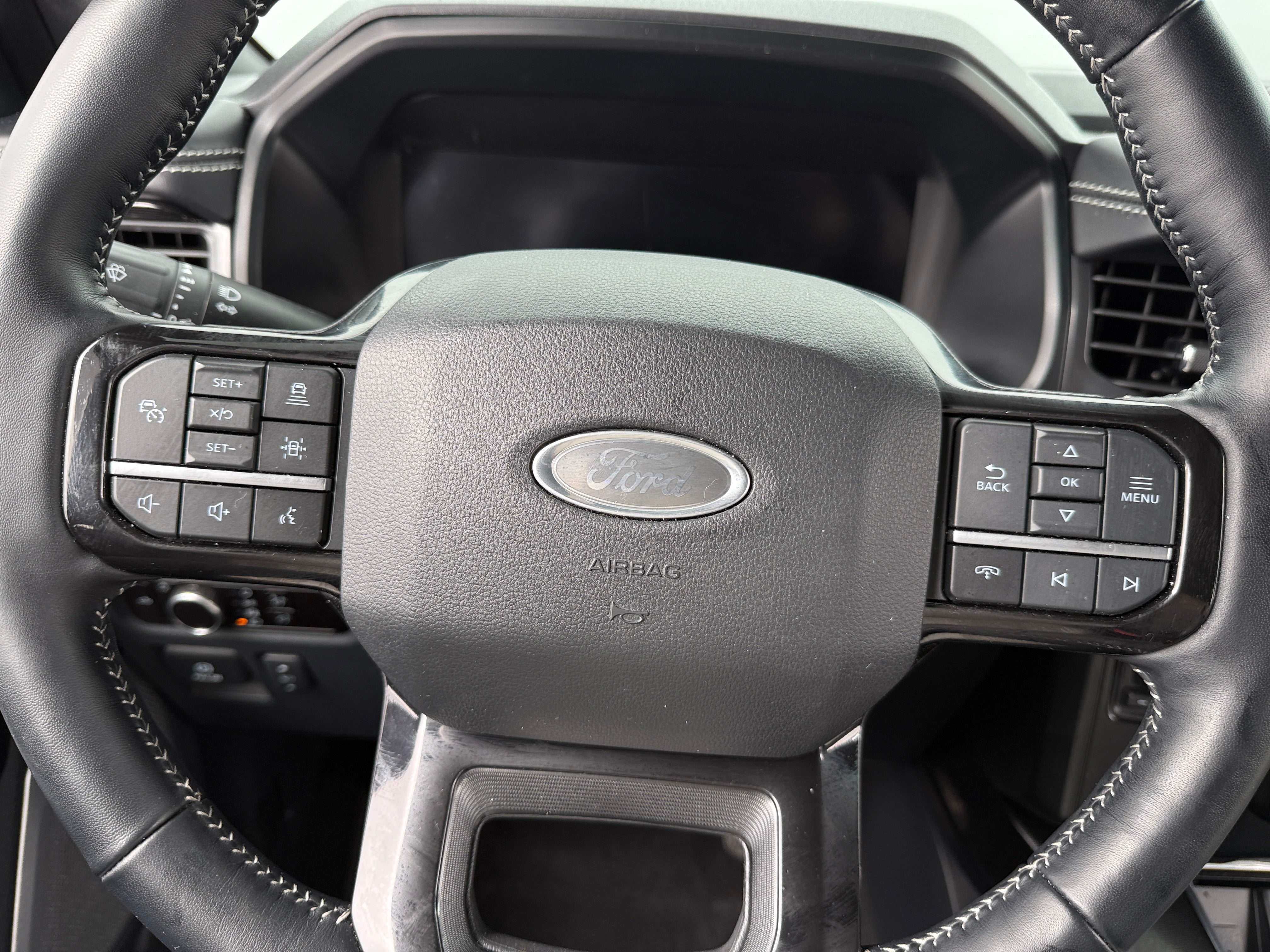 2023 Ford F-150 Lightning Platinum 4